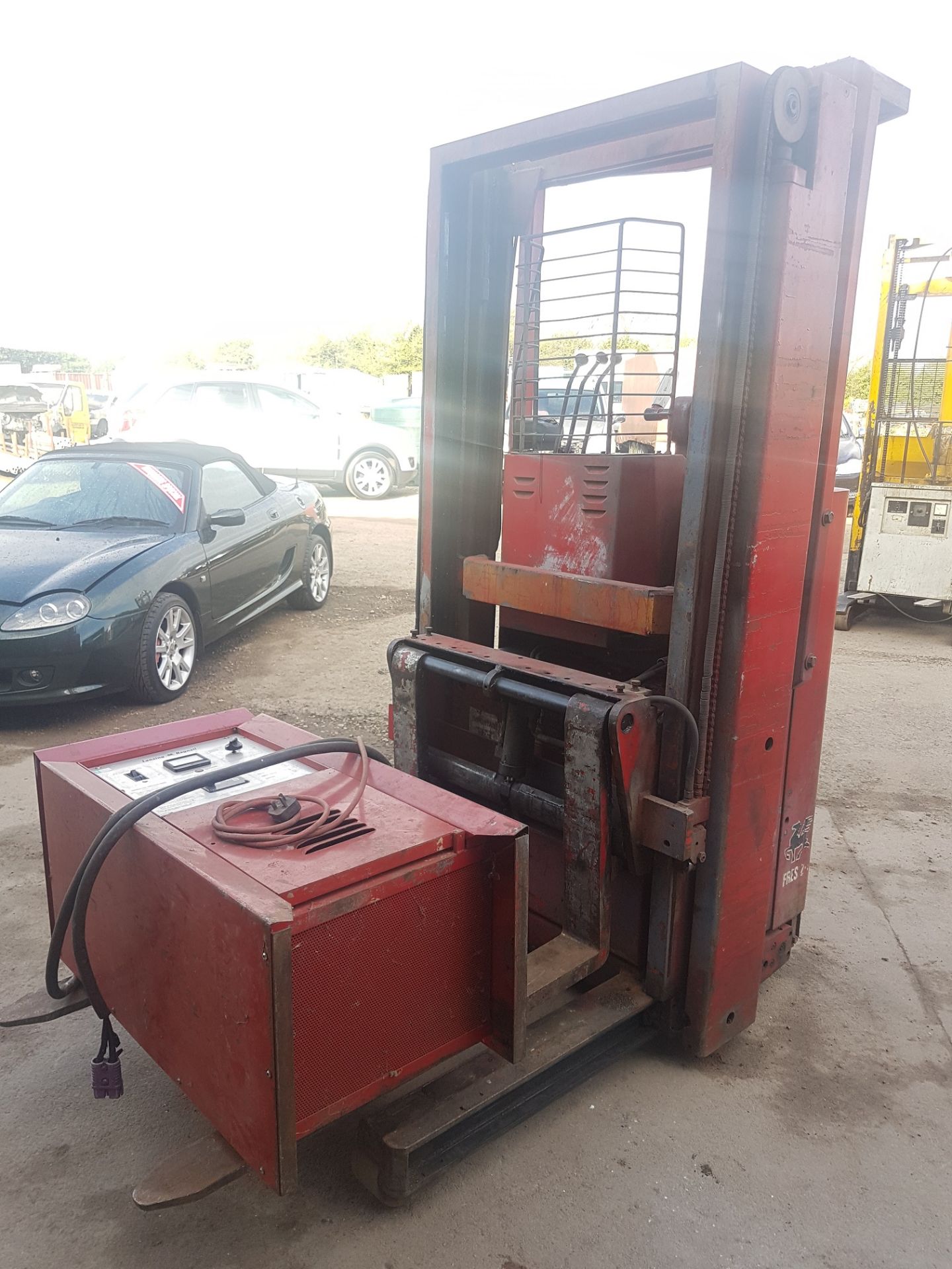 LANSING BAGNALL FRES 21 ELECTRIC FORKLIFT, GOOD BATTERY *PLUS VAT*   BATTERY CHARGER INCLUDED - Image 6 of 19