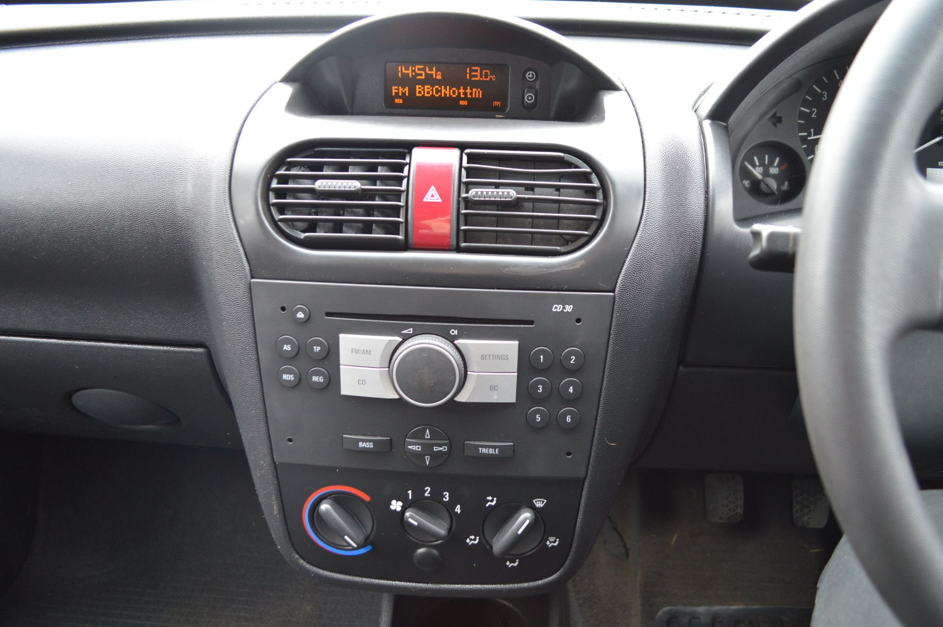 KB - 2007/07 REG VAUXHALL COMBO 2000 CDTI, SHOWING 1 OWNER   DATE OF REGISTRATION: 14TH MARCH 2007 - Image 14 of 17