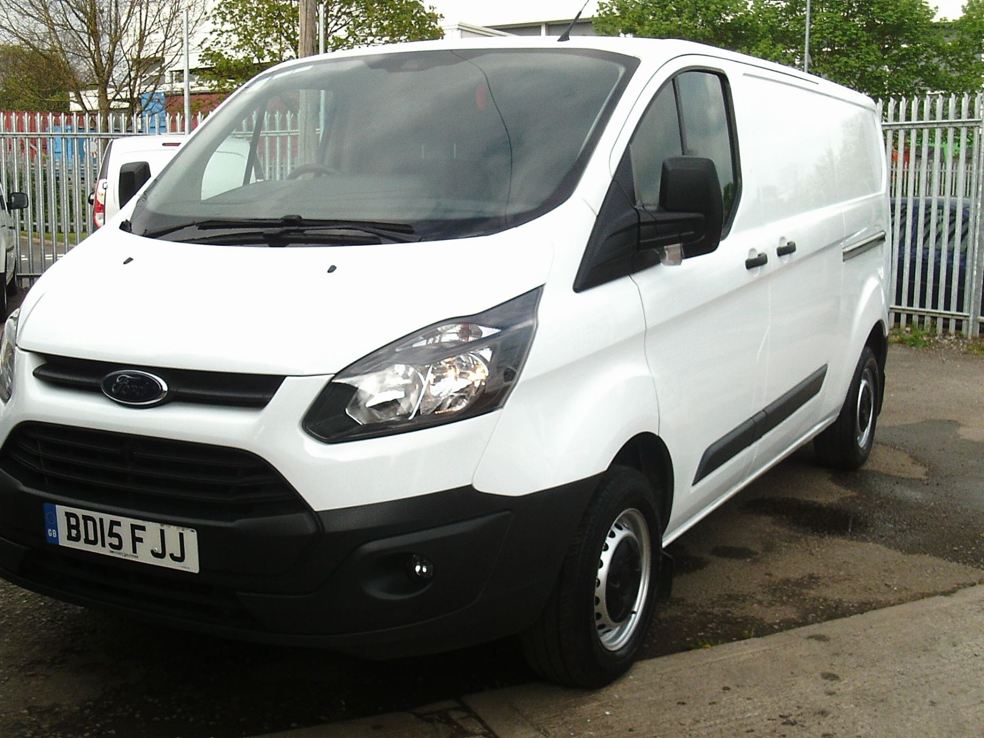 NL - 2015/15 REG FORD TRANSIT CUSTOM 290 ECO-TECH LONG-WHEEL BASE, SHOWING 1 OWNER *PLUS VAT*   DATE