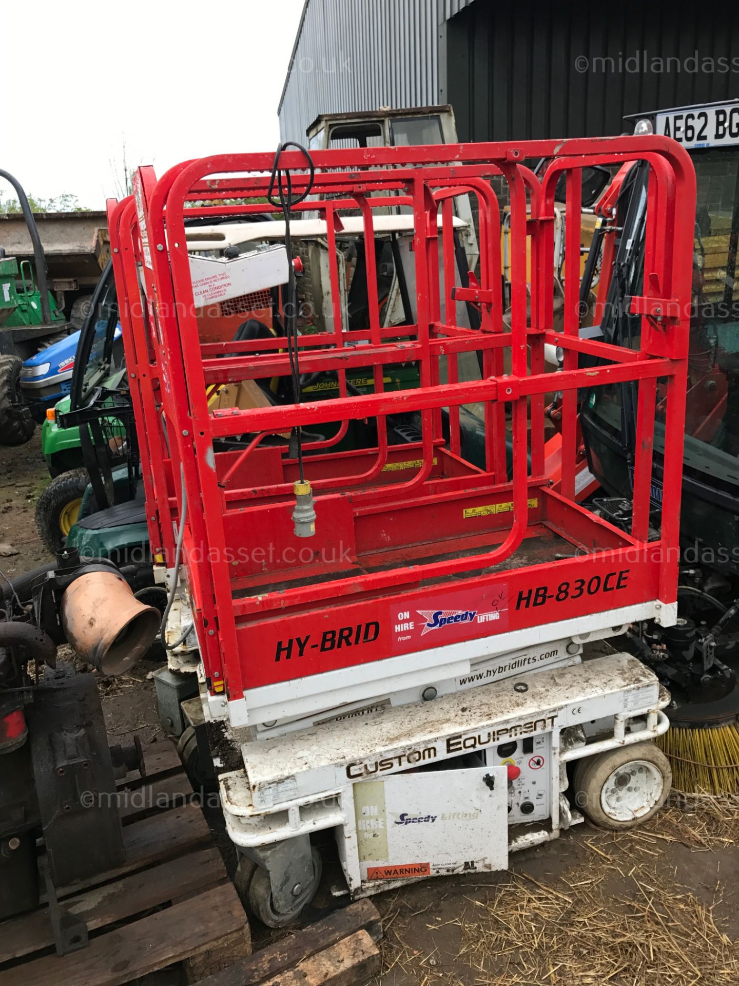 DS - HY-BRID HB830CC SCISSOR LIFT   FLEET NO: 33 - PREVIOUS LOT IS IDENTICAL YEAR UNKNOWN MAX