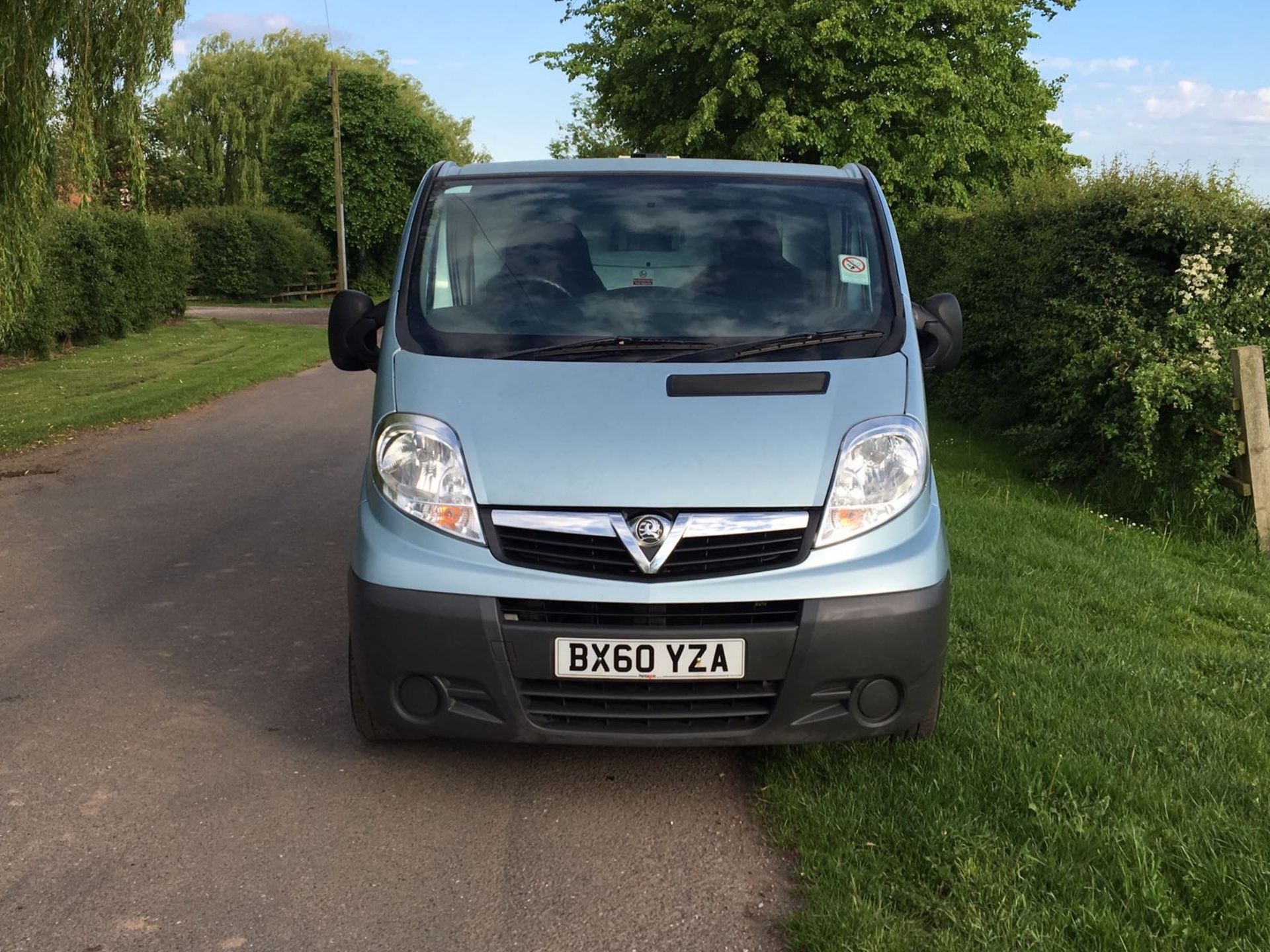 2011/60 REG VAUXHALL VIVARO 2900 CDTI SWB, SHOWING 1 OWNER - Image 2 of 15