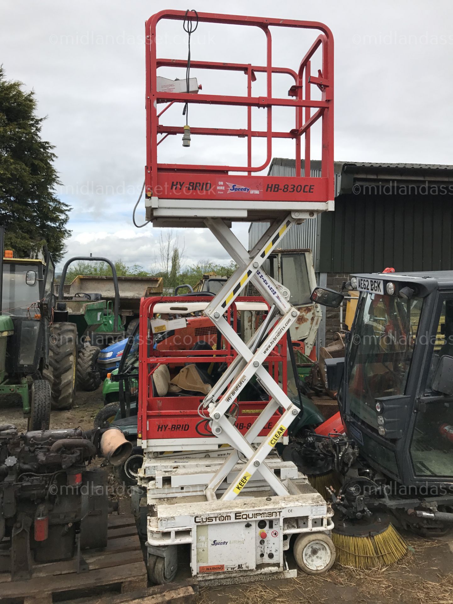 DS - HY-BRID HB830CC SCISSOR LIFT   FLEET NO: 33 - PREVIOUS LOT IS IDENTICAL YEAR UNKNOWN MAX - Image 4 of 6