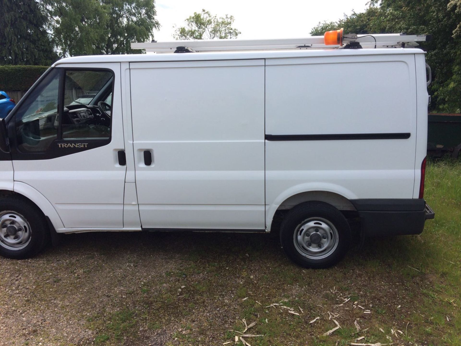 2010/10 REG FORD TRANSIT 85 T300S FWD, SHOWING 1 OWNER *PLUS VAT* - Image 9 of 25