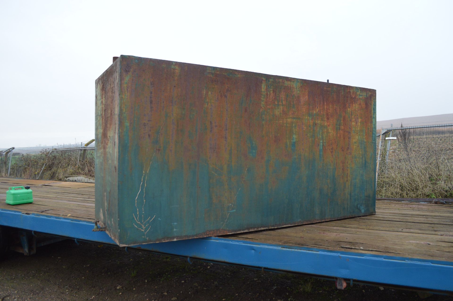 KB - APPROX 2,000 LITRE FUEL TANK *NO VAT* NO RESERVE   COLLECTION / VIEWING FROM MARKHAM MOOR, DN22