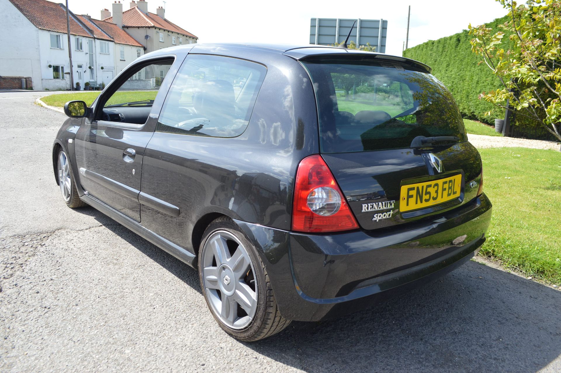 2003/53 REG RENAULT CLIO SPORT 2.0 16V BLACK - Image 5 of 14