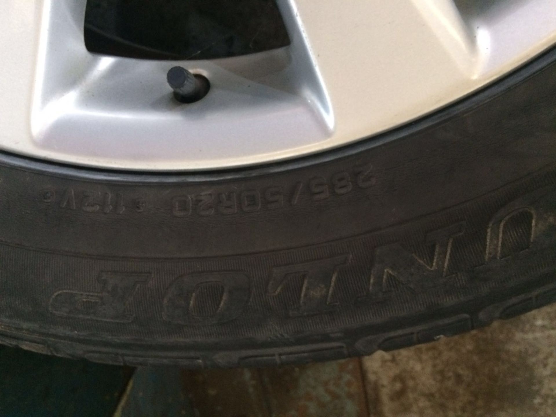 T - 20" TOYOTA LAND-CRUISER WHEEL, REMOVED AS A SPARE WHEEL *NO VAT*   285/50R20 DUNLOP TYRE - Image 3 of 9
