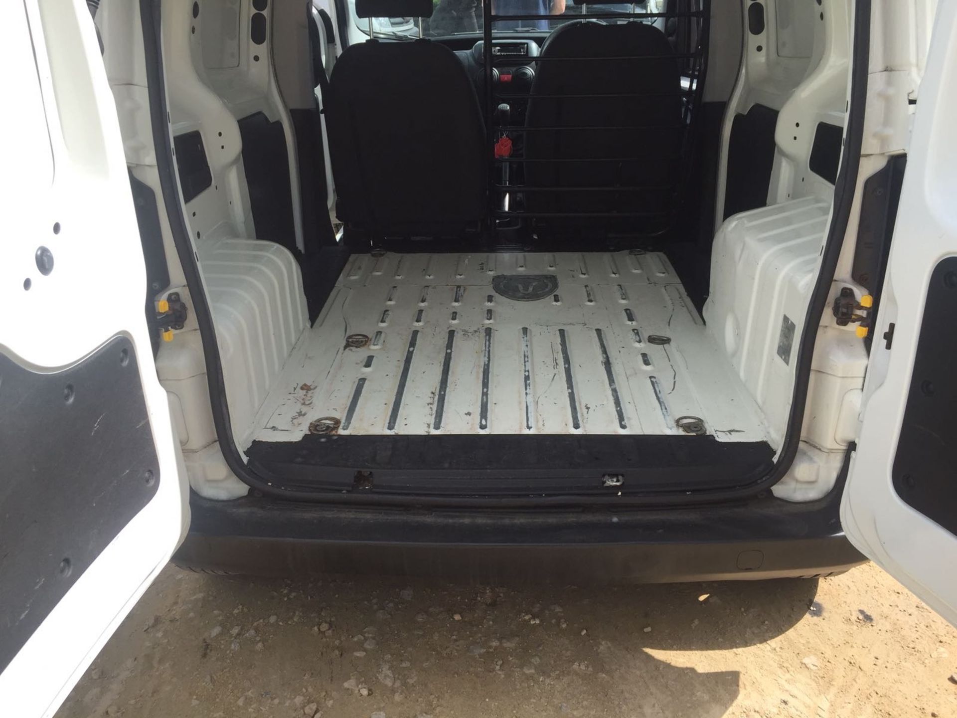 2012/12 REG PEUGEOT BIPPER S HDI, FULL SERVICE HISTORY, SHOWING 1 OWNER - Image 6 of 6
