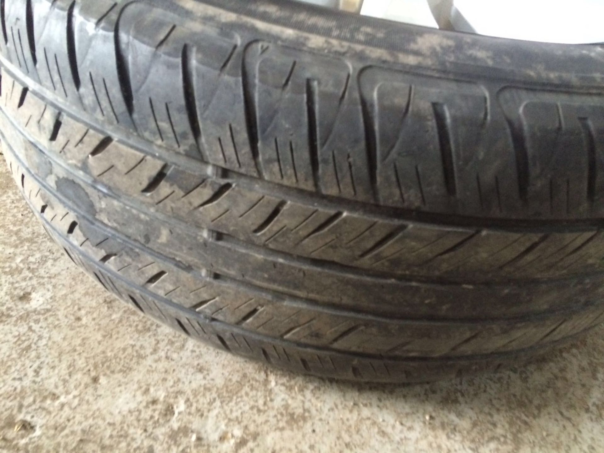 T - 20" TOYOTA LAND-CRUISER WHEEL, REMOVED AS A SPARE WHEEL *NO VAT*   285/50R20 DUNLOP TYRE - Image 7 of 9