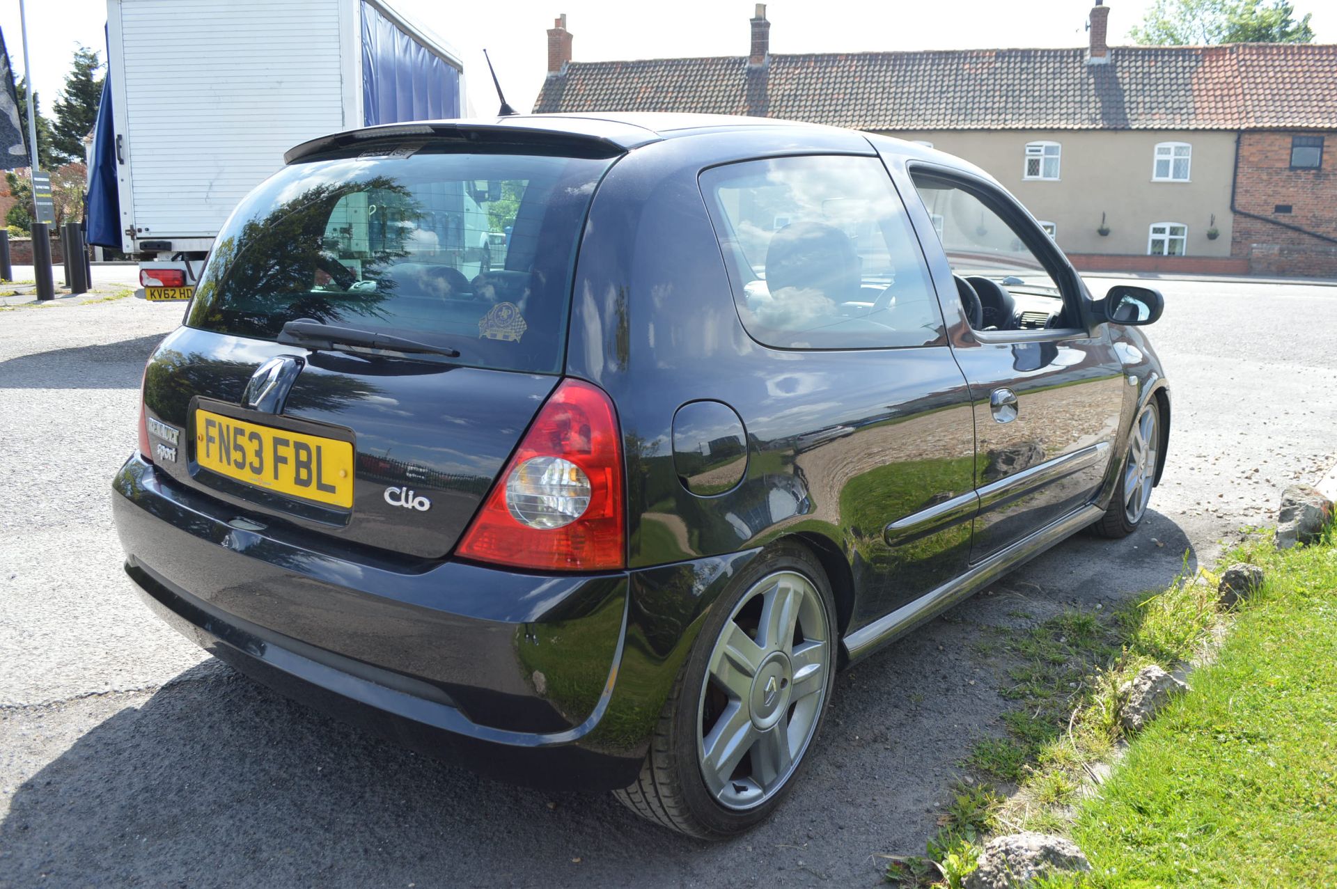 2003/53 REG RENAULT CLIO SPORT 2.0 16V BLACK - Image 7 of 14