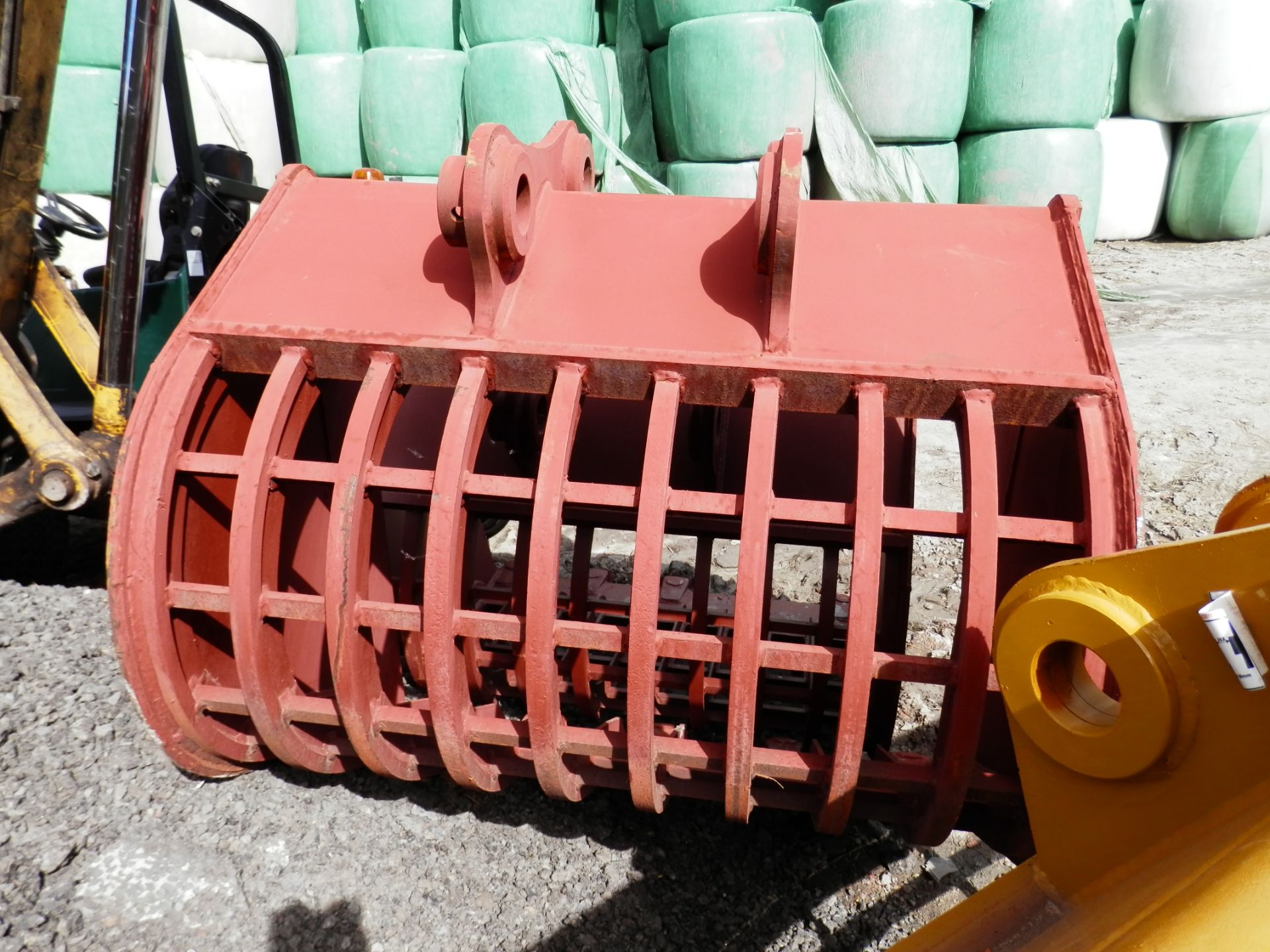 DS - 1 X RIDDLE BUCKET TO FIT KOMATSU DIGGER. NEW & UNUSED.   LISTING IS FOR 1 X RIDDLE BUCKET AS - Bild 2 aus 3
