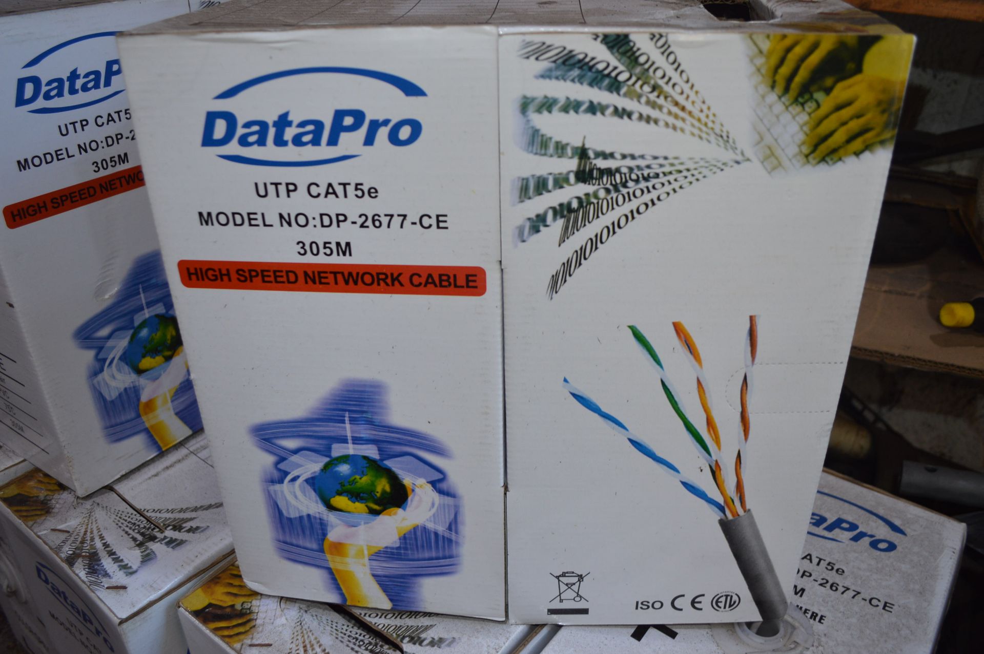 DATAPRO UTP SOLID CAT5E 305M GREY HIGH SPEED NETWORK CABLE *NO VAT*   EASY PULL BOX FLAME RETARDANT: - Image 2 of 4