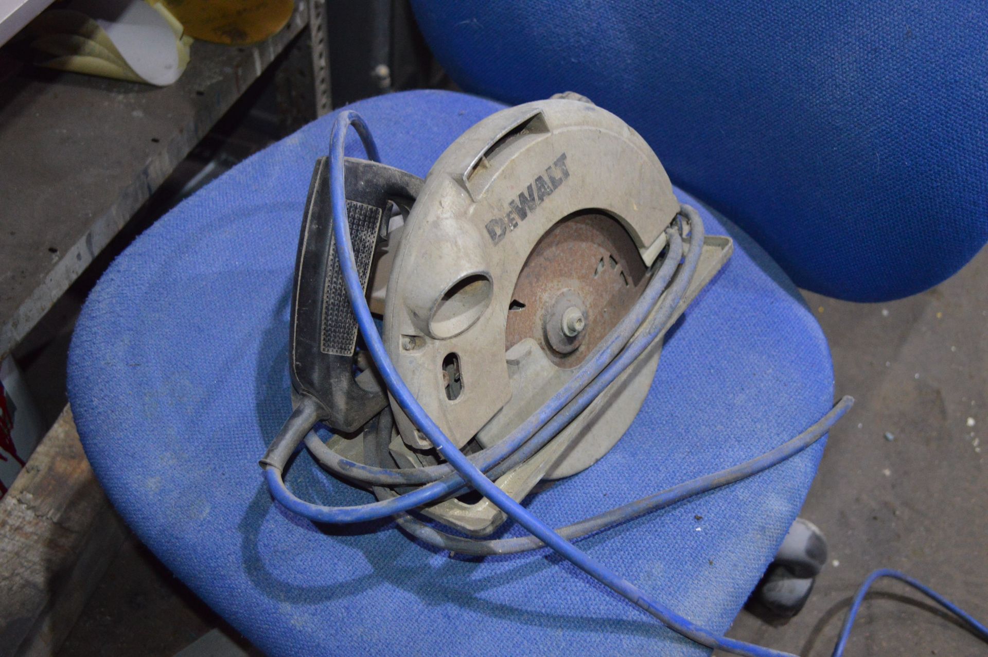 DeWALT CIRCULAR SAW - NEEDS PLUG CONNECTING *NO VAT*   COLLECTION / VIEWING FROM MARKHAM MOOR,