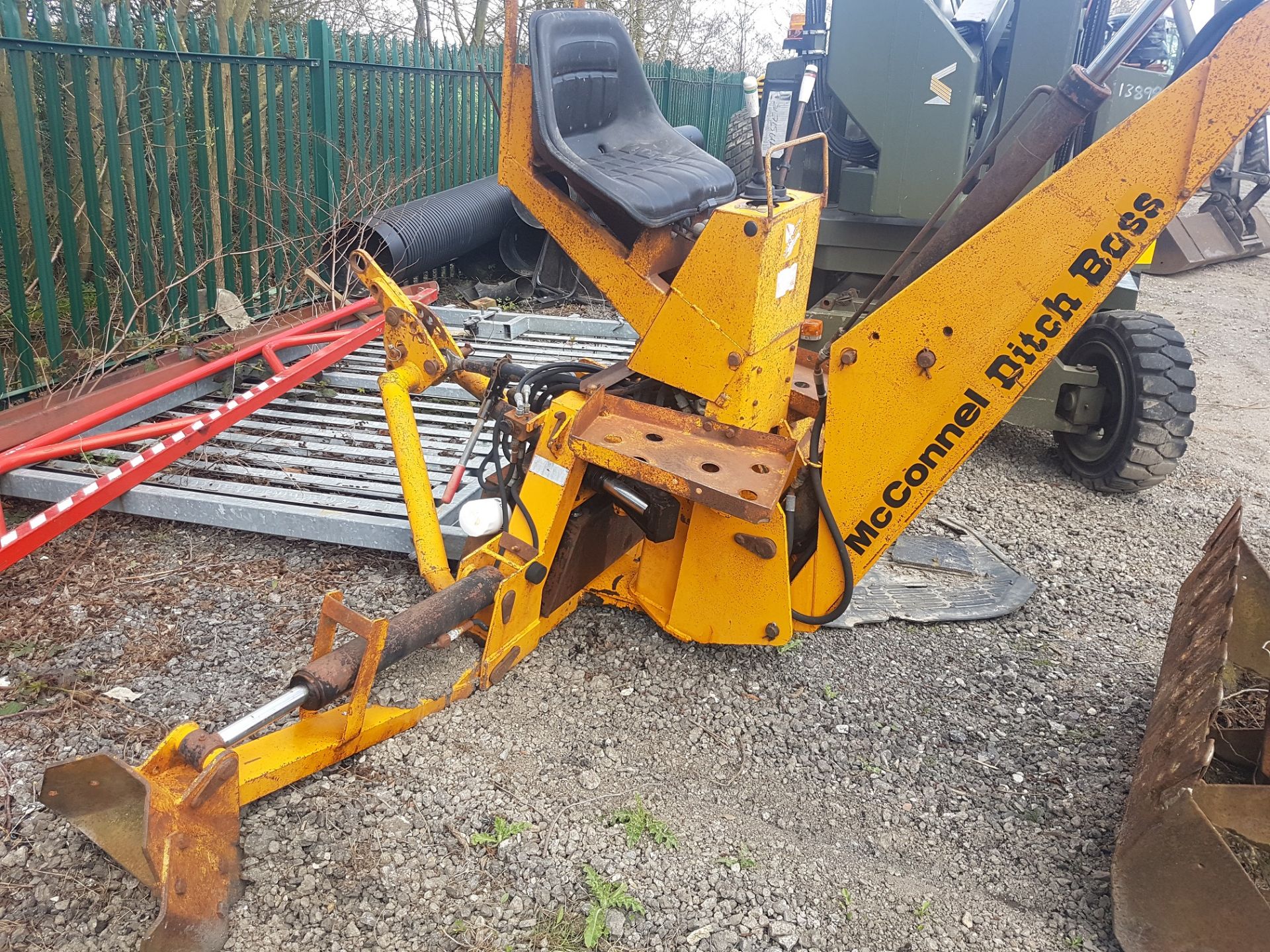 DS - McCONNEL DITCH BOSS REAR TRACTOR ATTACHMENT *PLUS VAT*   COLLECTION / VIEWING FROM PILSLEY, - Bild 2 aus 6