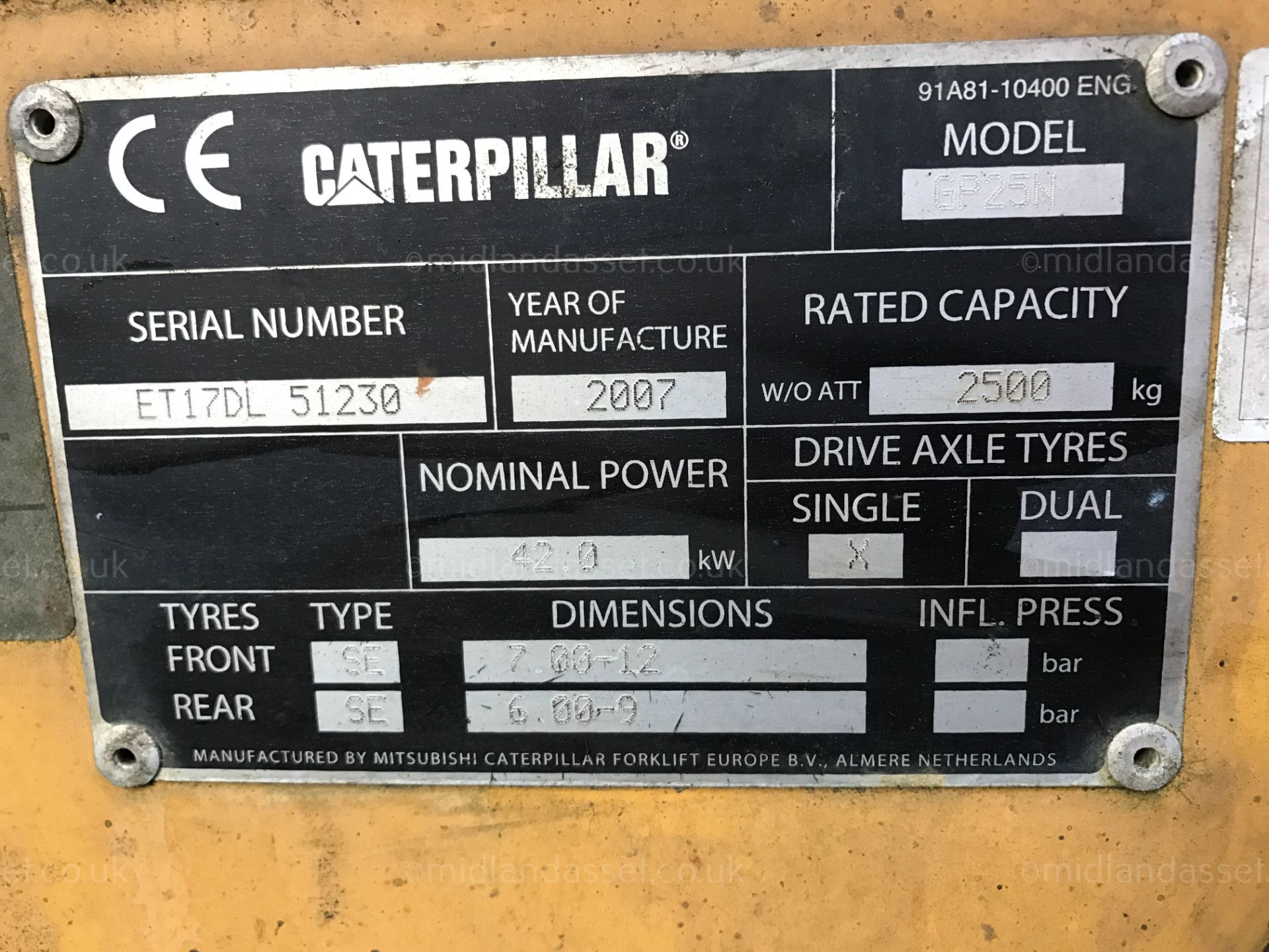 DS - 2007 CATERPILLAR 25 LPG FORK TRUCK   YEAR OF MANUFACTURE: 2007 RATED CAPACITY: 2,500 kg FORKS - Bild 4 aus 6