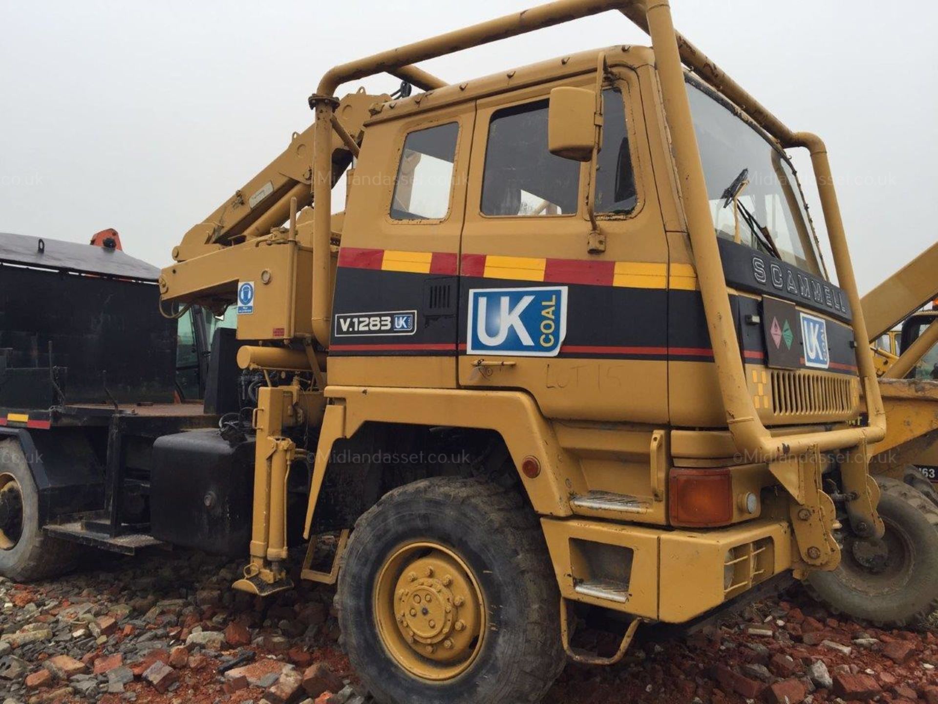 DS - SCAMMELL 6x6 LORRY WITH OIL TANKER AND HIAB CRANE EXPORT?   V.1283 CRANE MANUAL GEARBOX 6 WHEEL