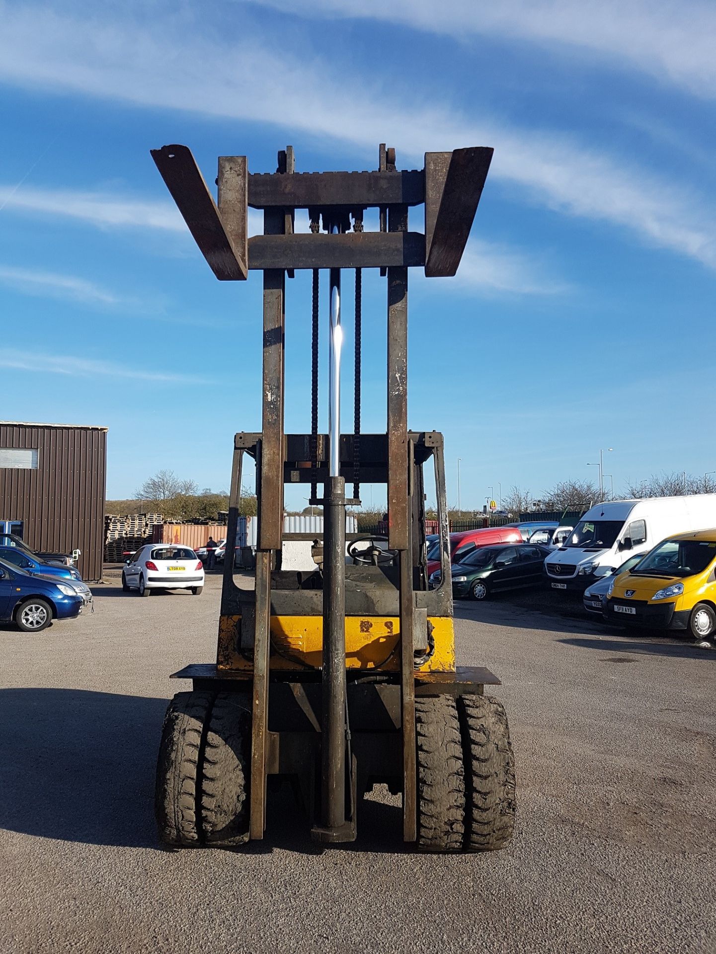 5 TON LANCER BOSS DIESEL FORKLIFT - STARTS, DRIVES & LIFTS! *PLUS VAT*   DOES START, DRIVES AND LIFT - Image 2 of 14