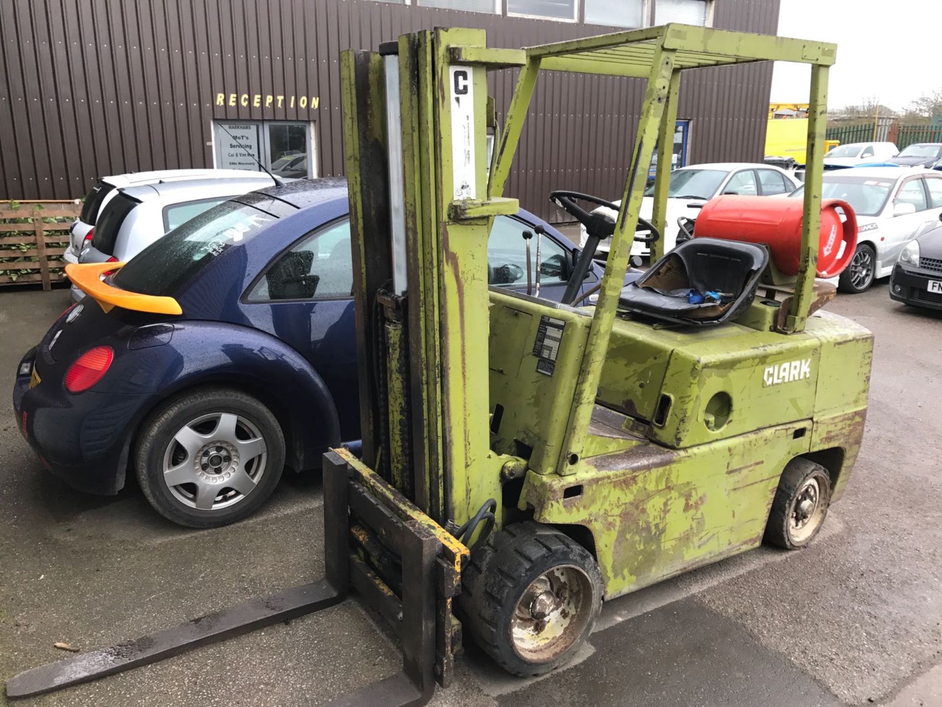 2 TONNE CLARK C500 55 FORKLIFT WITH SIDE SHIFT - SELLING AS NON RUNNER, WILL NOT START   NO - Image 2 of 13