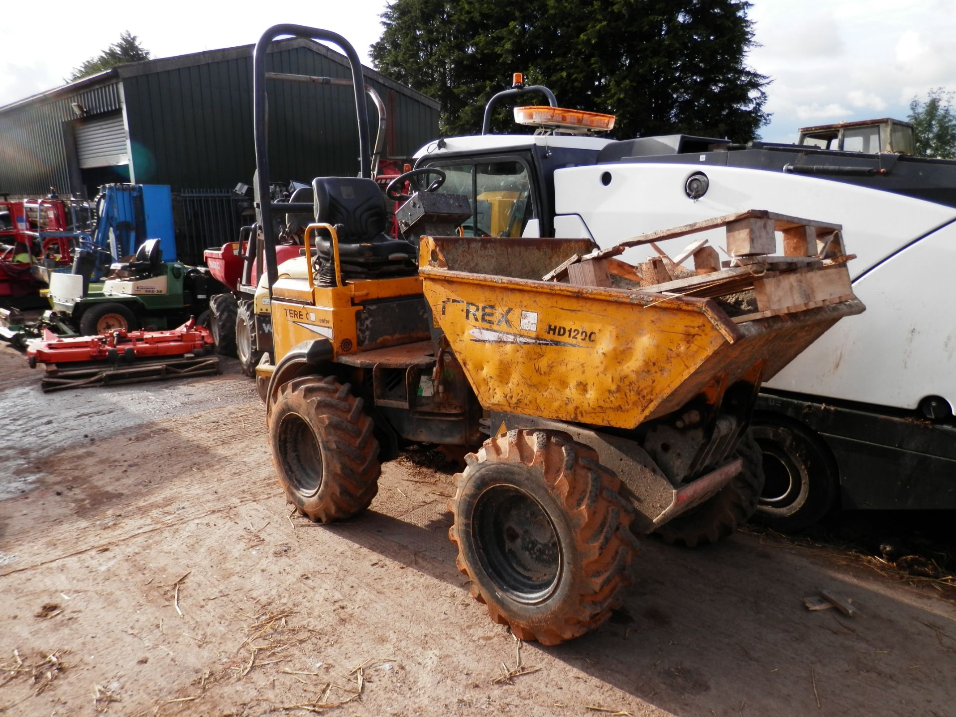 DS - 2002 TEREX HD1200 DIESEL 1500 KG DUMPER TRUCK, ALL WORKING.   1.5 TONNE LOAD CAPACITY   ALL