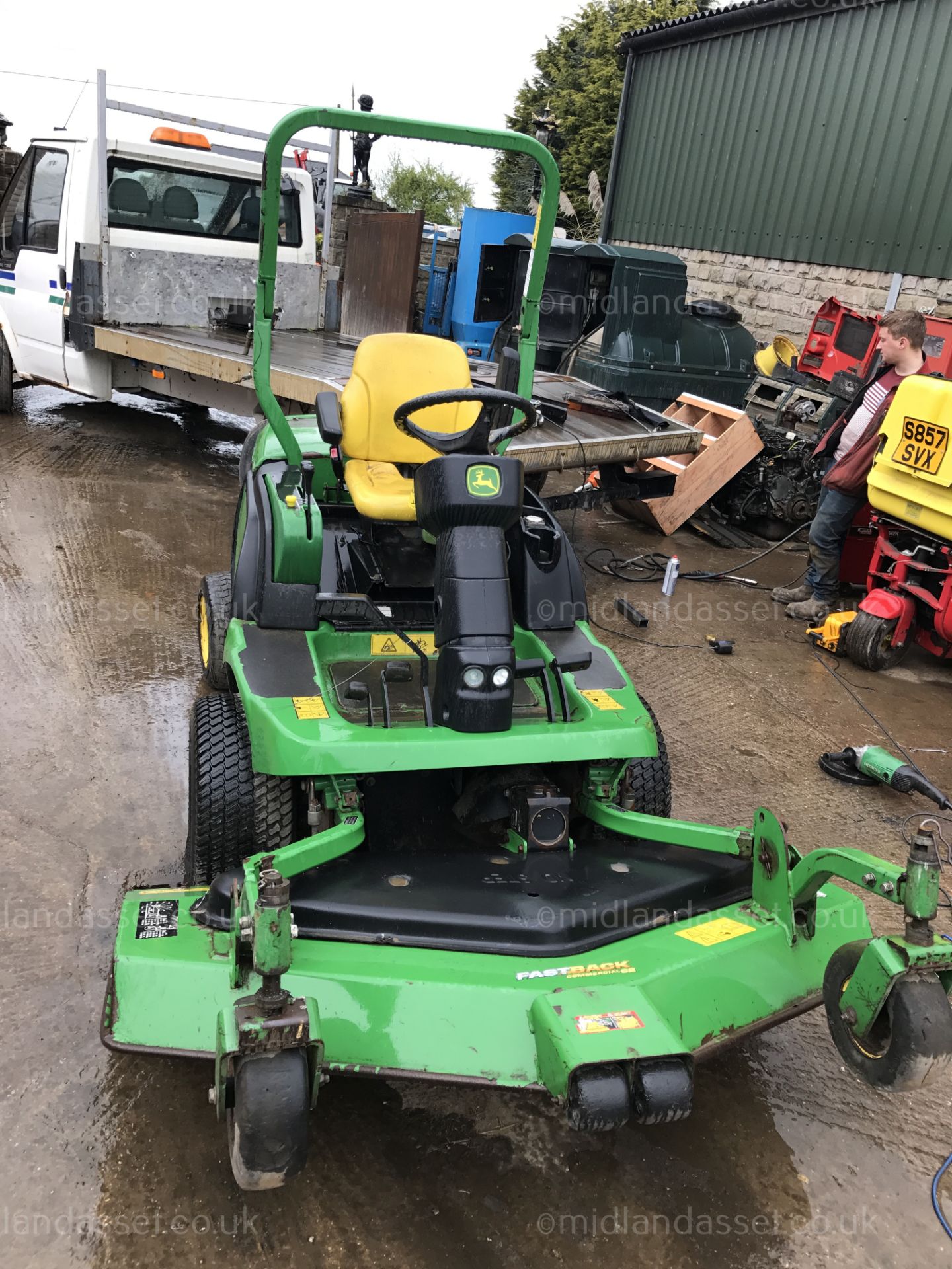 DS - 2008 JOHN DEERE FASTBAC RIDE ON MOWER   YEAR OF MANUFACTURE: 2008 MODEL: 1565 TOTAL PERMISSABLE