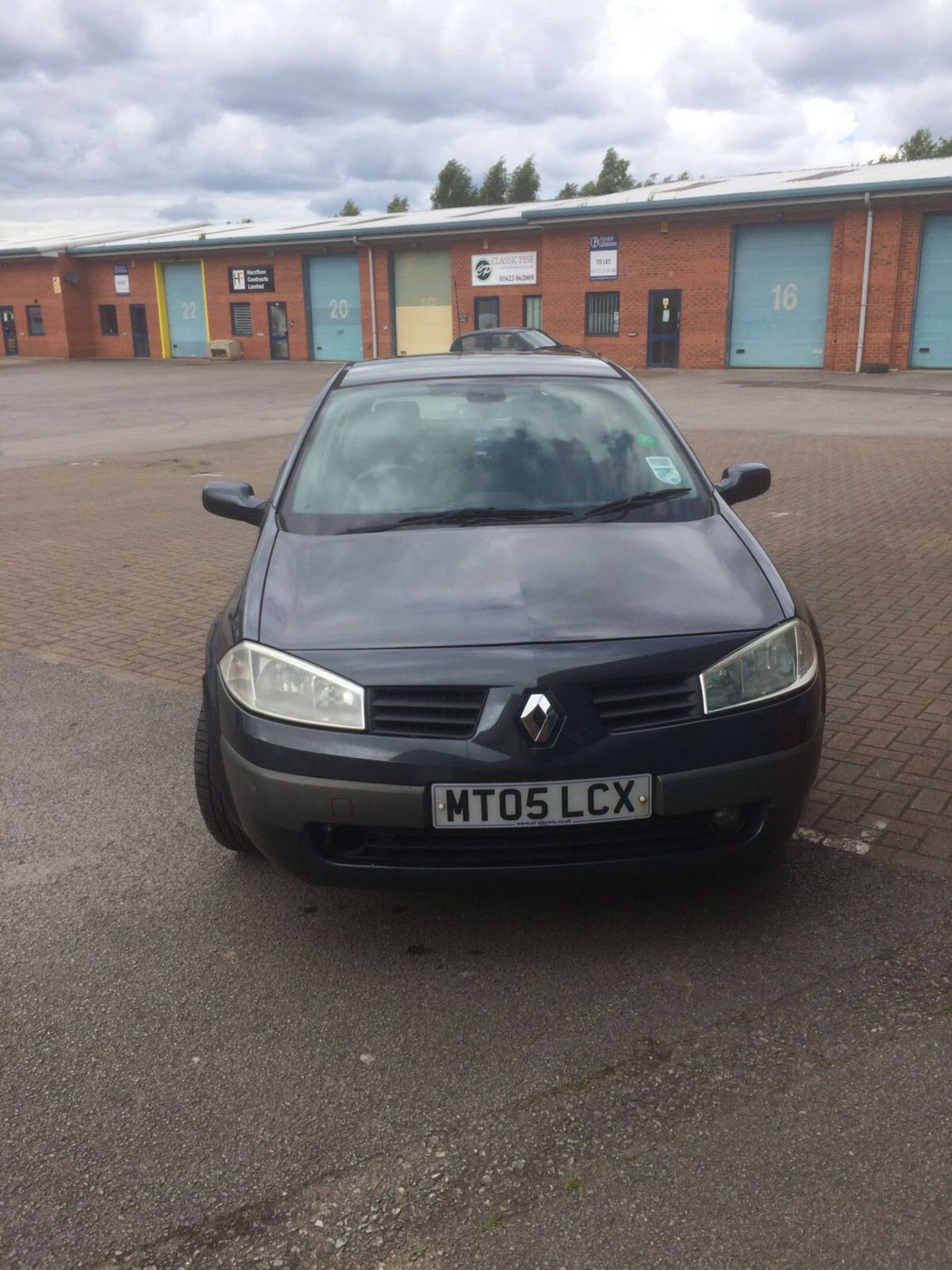 2005/05 REG RENAULT MEGANE DYNAMIQUE VVT AUTOMATIC, 2.0 PETROL - Image 2 of 16