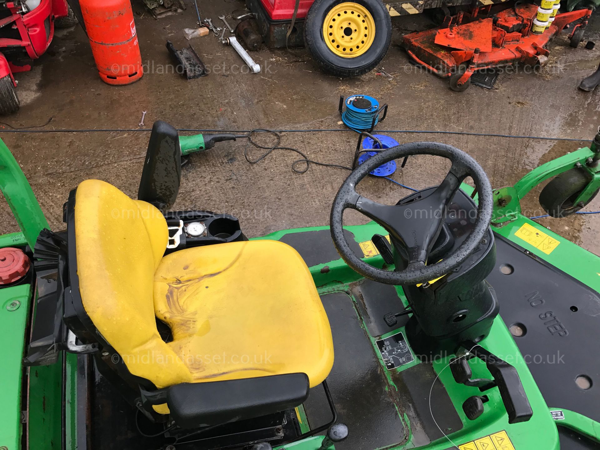 DS - 2008 JOHN DEERE FASTBAC RIDE ON MOWER   YEAR OF MANUFACTURE: 2008 MODEL: 1565 TOTAL PERMISSABLE - Image 9 of 9