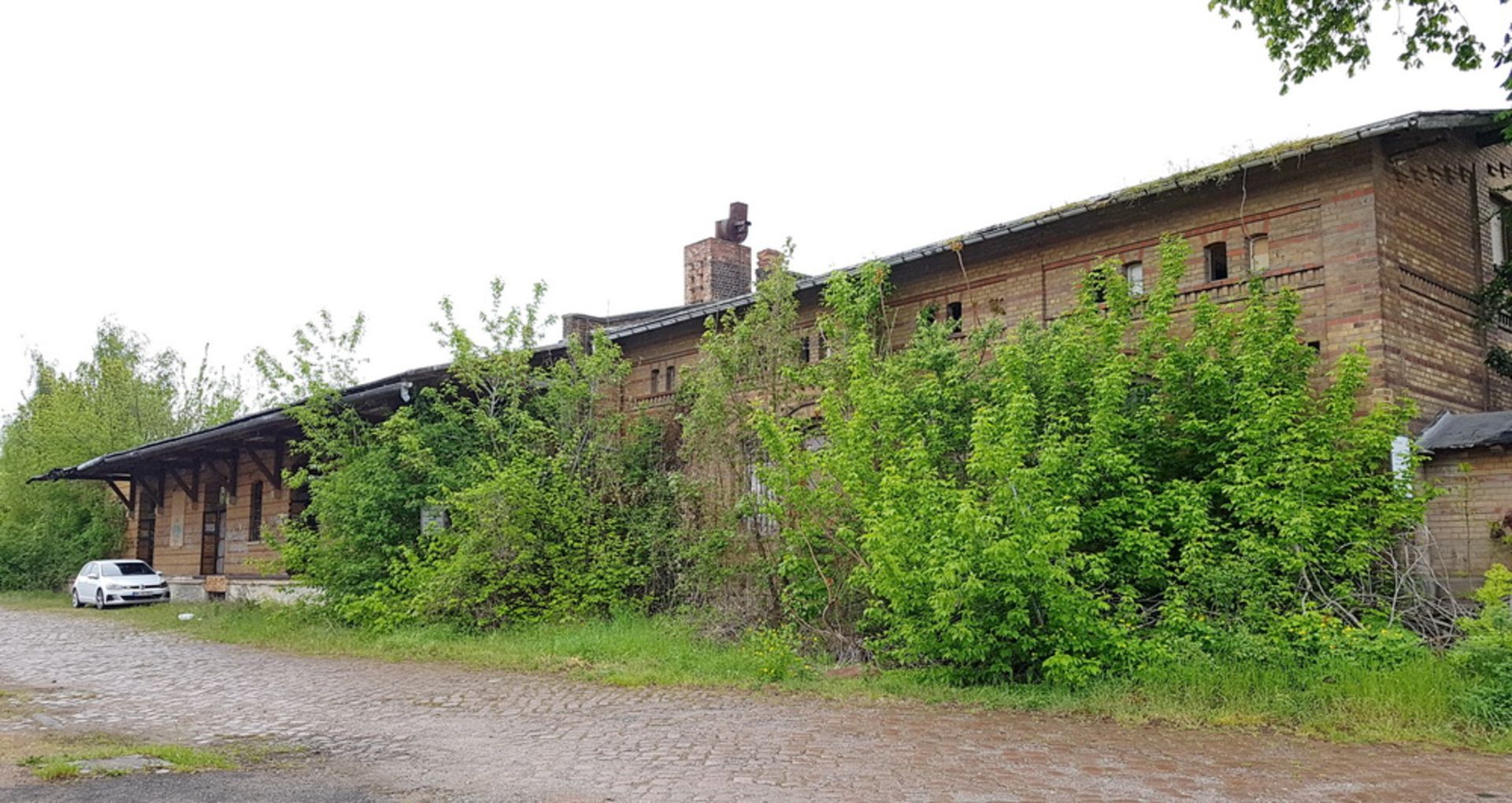 RESERVE MET! Former goods station & platform + 1,900 sqm land - Bernburg. Ex DB (Deutsche Bahn) - Image 14 of 34