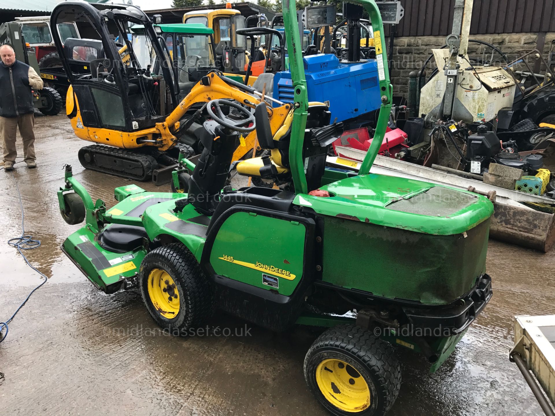 DS - 2008 JOHN DEERE FASTBAC RIDE ON MOWER   YEAR OF MANUFACTURE: 2008 MODEL: 1565 TOTAL PERMISSABLE - Image 6 of 9