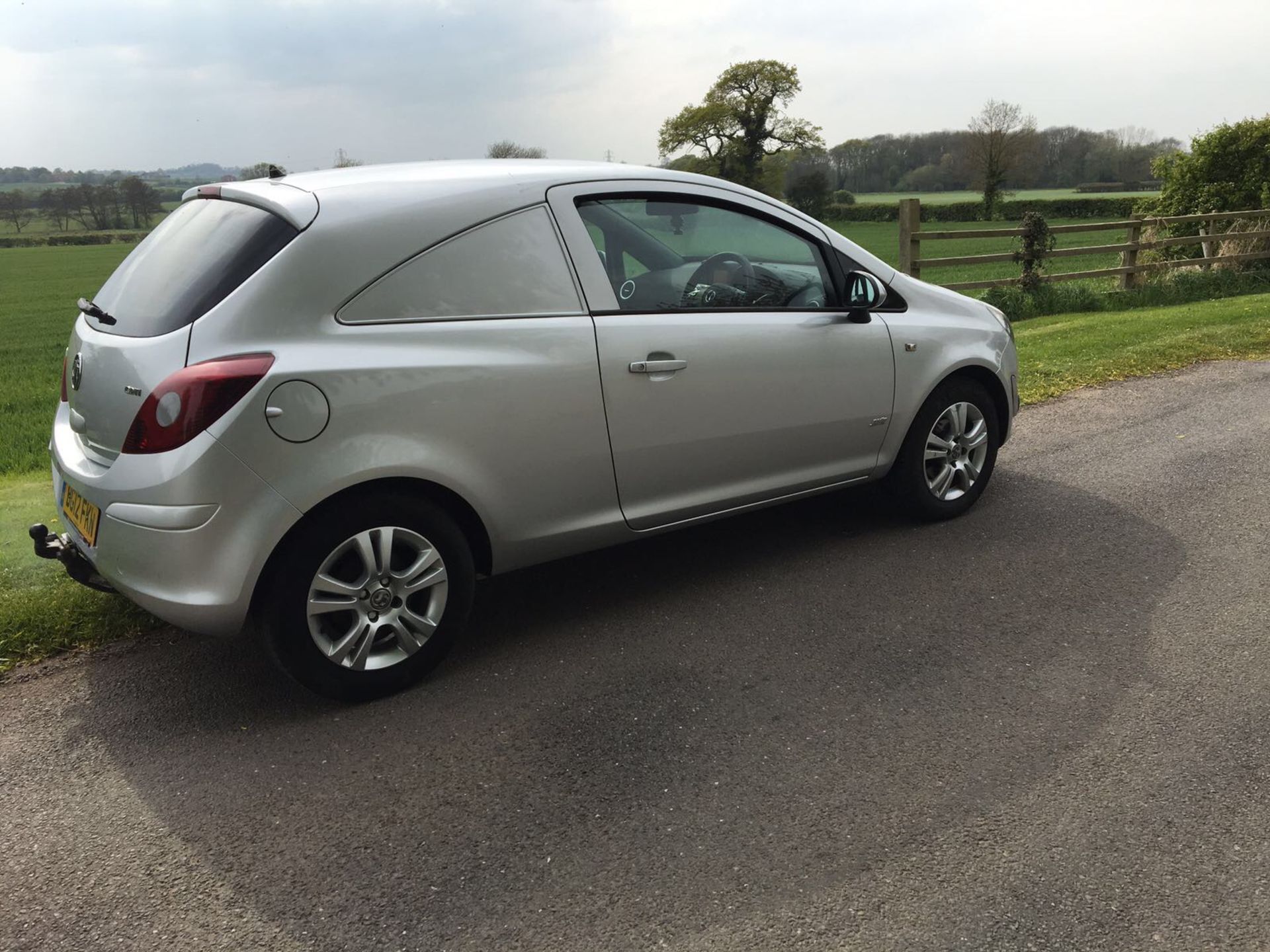 2012/12 REG VAUXHALL CORSA SPORTIVE CDTI VAN, SHOWING 1 OWNER - Image 5 of 8