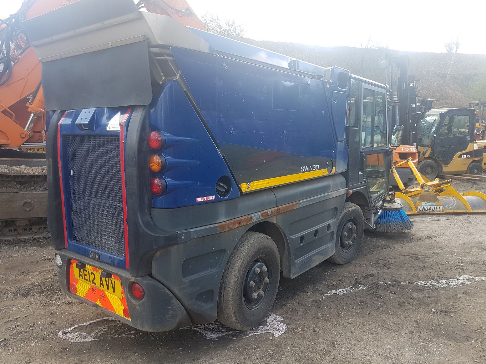 DS - 2012/12 REG SCHMIDT COMPACT 200 SWINGO ROAD SWEEPER, SHOWING 1 OWNER *PLUS VAT*   DATE OF - Image 6 of 17