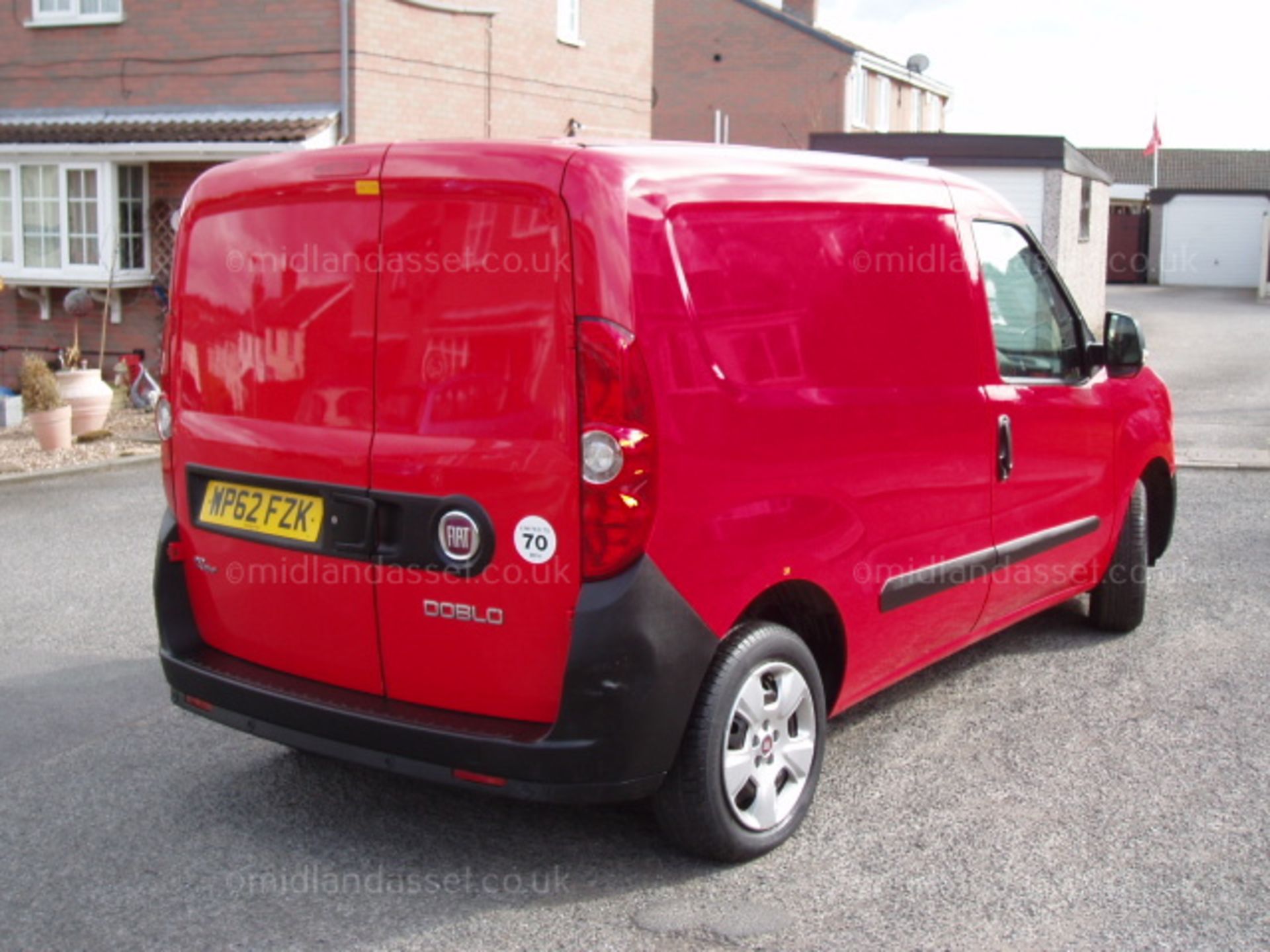 KB - 2013/62 REG FIAT DOBLO 16V MULTIJET PANEL VAN ONE OWNER   DATE OF REGISTRATION: 31st JANUARY - Image 4 of 9