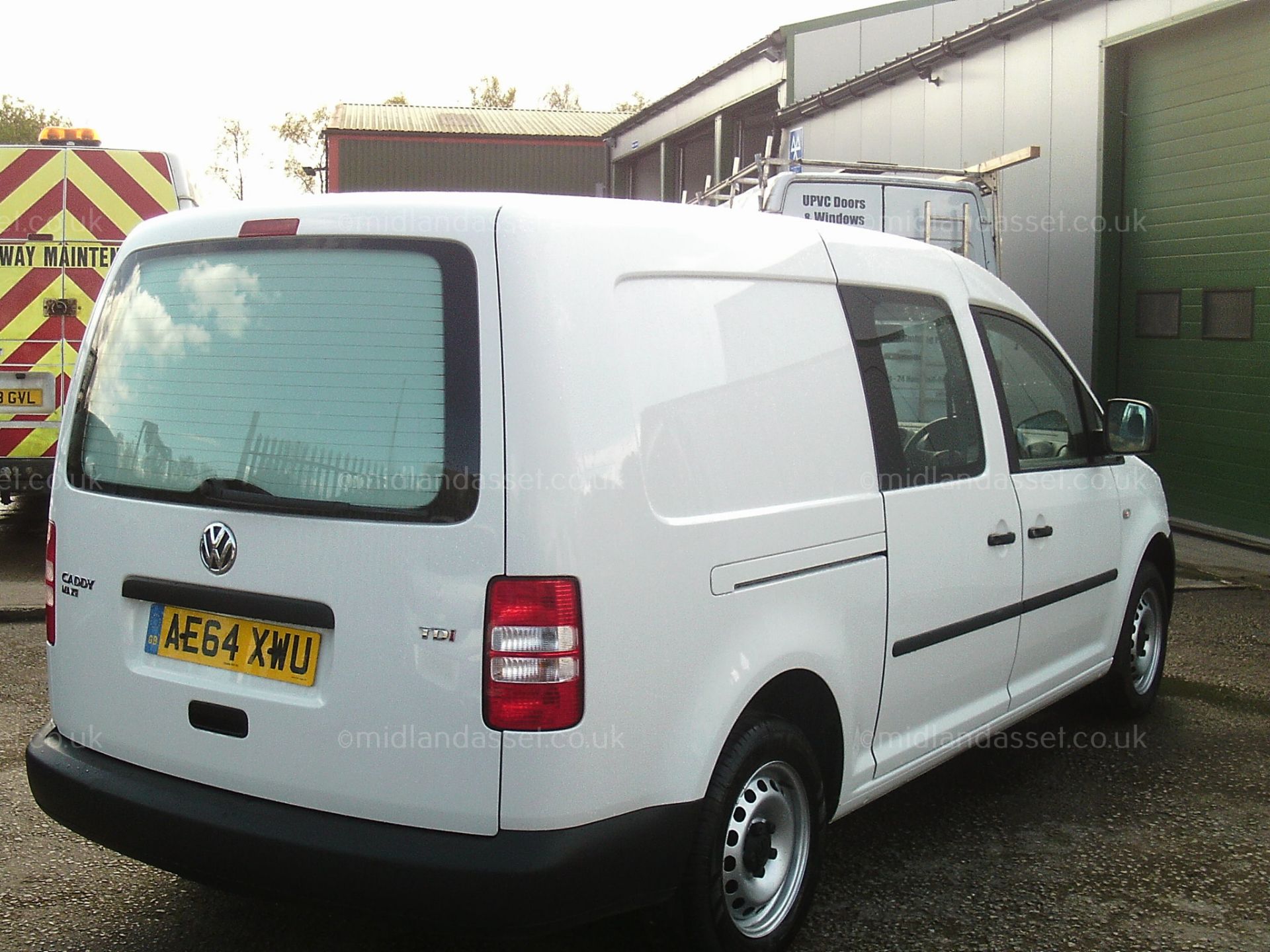 2014/64 REG VOLKSWAGEN CADDY MAXI C20 KOMBI TDI VAN ONE OWNER - Image 7 of 20