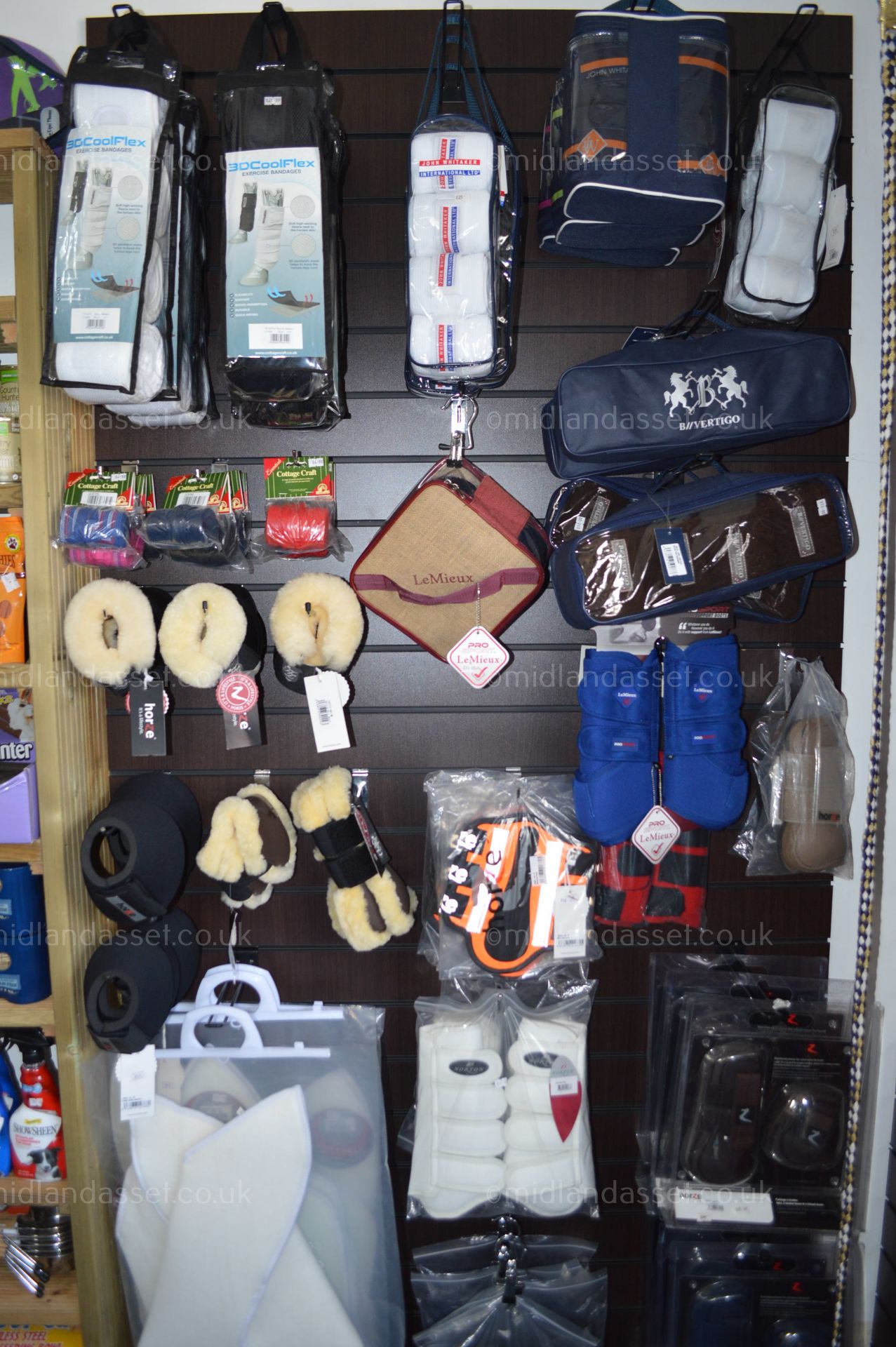 ENTIRE CONTENTS OF AN EQUESTRIAN SHOP - Image 49 of 66
