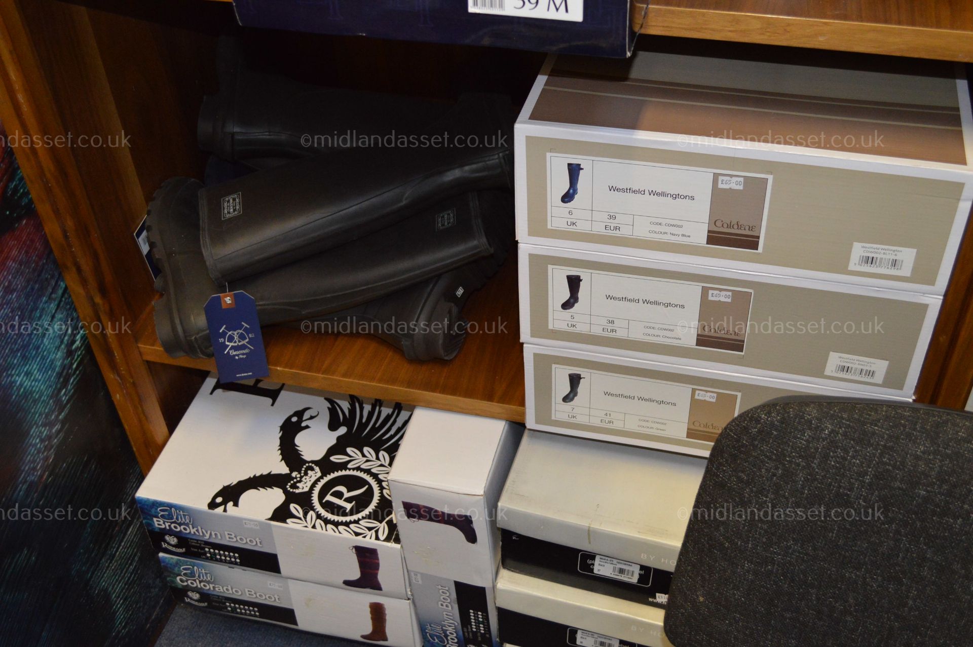 ENTIRE CONTENTS OF AN EQUESTRIAN SHOP - Image 37 of 66