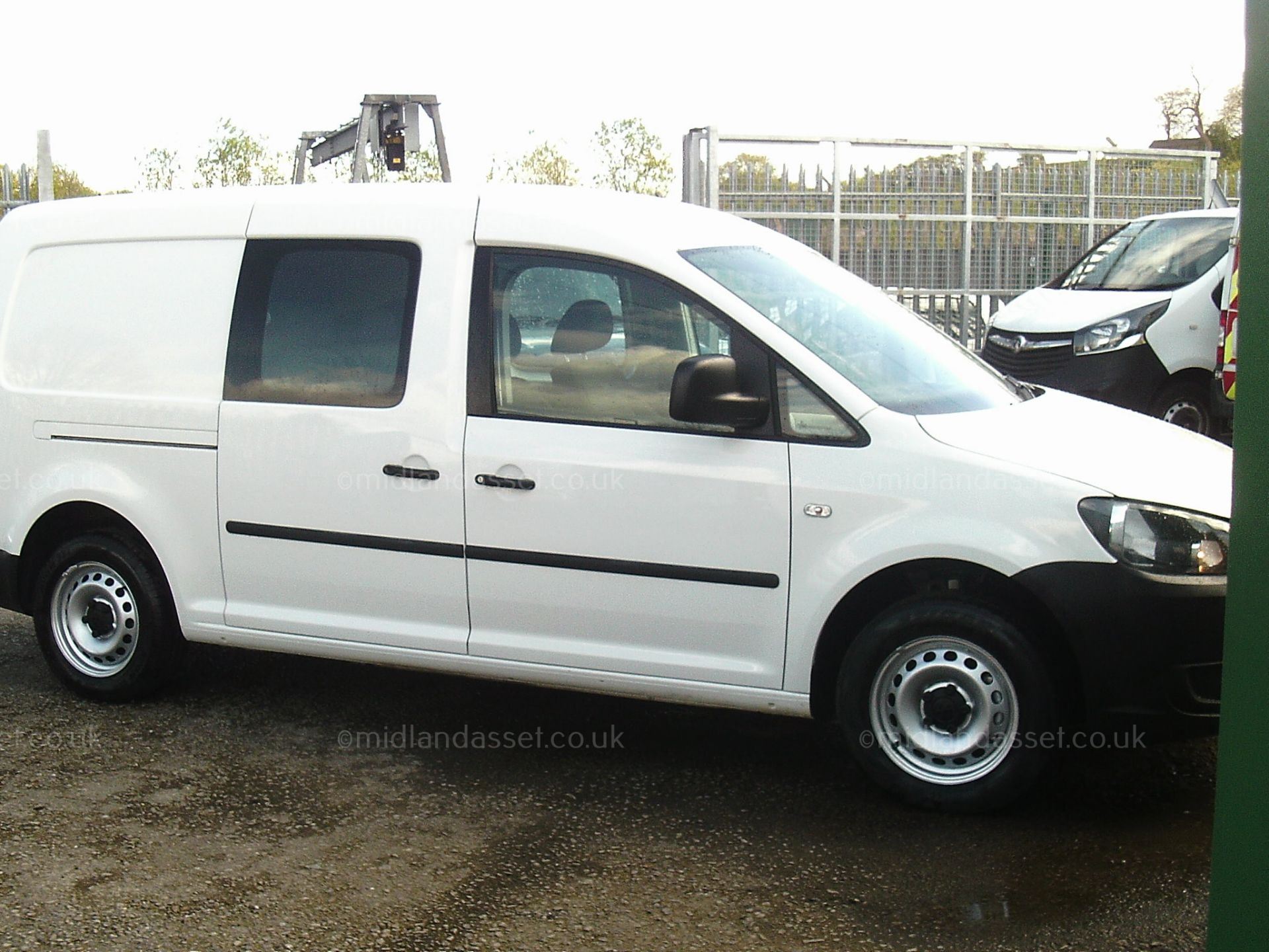 2014/64 REG VOLKSWAGEN CADDY MAXI C20 KOMBI TDI VAN ONE OWNER - Image 2 of 20