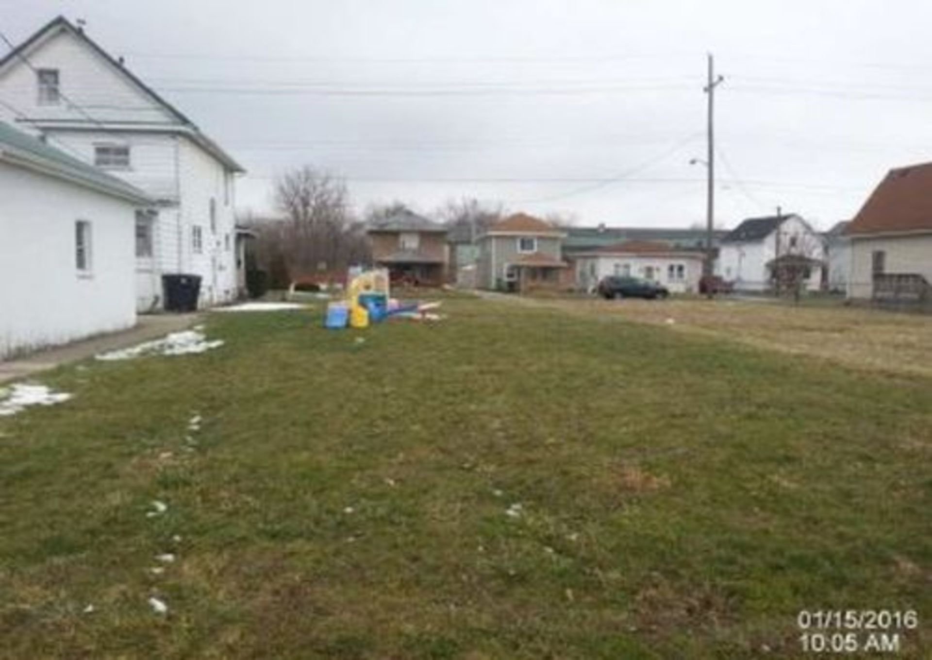 PLOT OF LAND AT 1303 E MARKET, HUNTINGTON, INDIANA. USA!   YOU ARE BIDDING ON THE FULL PURCHASE