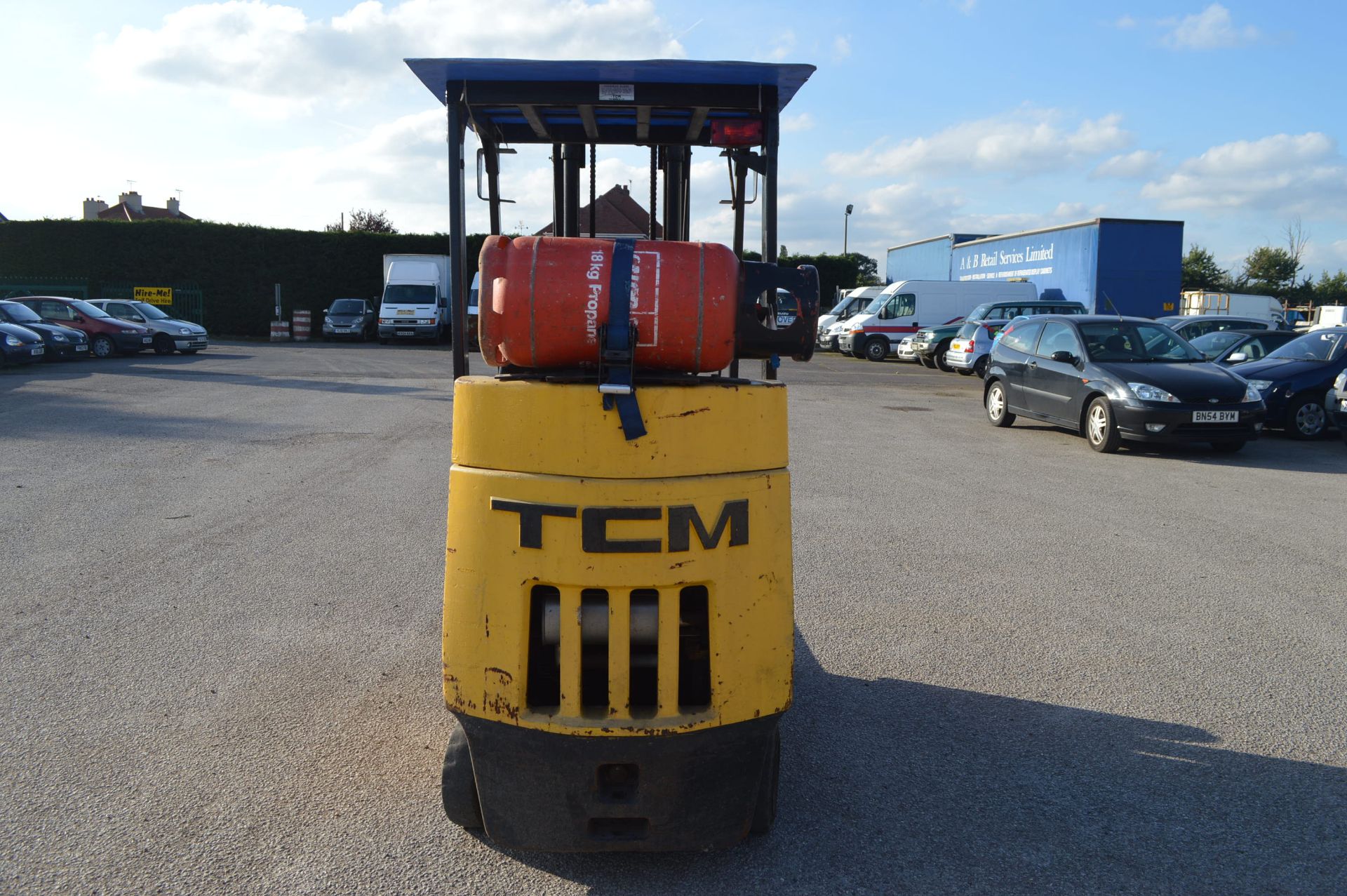 TCM 1.75T LPG FORKLIFT - GAS BOTTLE NOT INCLUDED   BRAKES GOOD RATED CAPACITY: 1600KG MAX FORK - Image 5 of 14