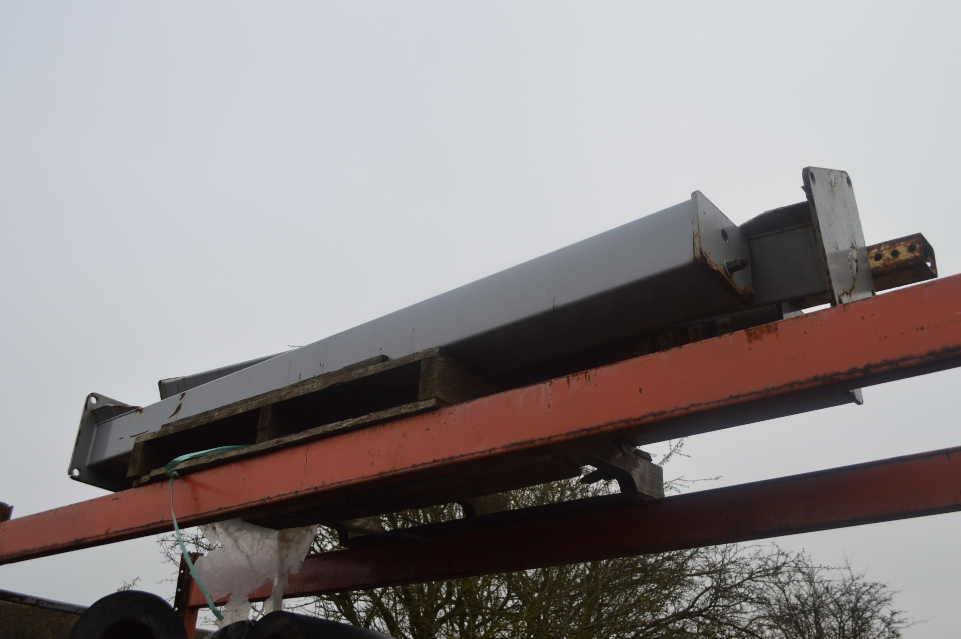 X4 CAR RAMP LIFTING POSTS *PLUS VAT*   COLLECTION / VIEWING FROM MARKHAM MOOR, DN22 0QU