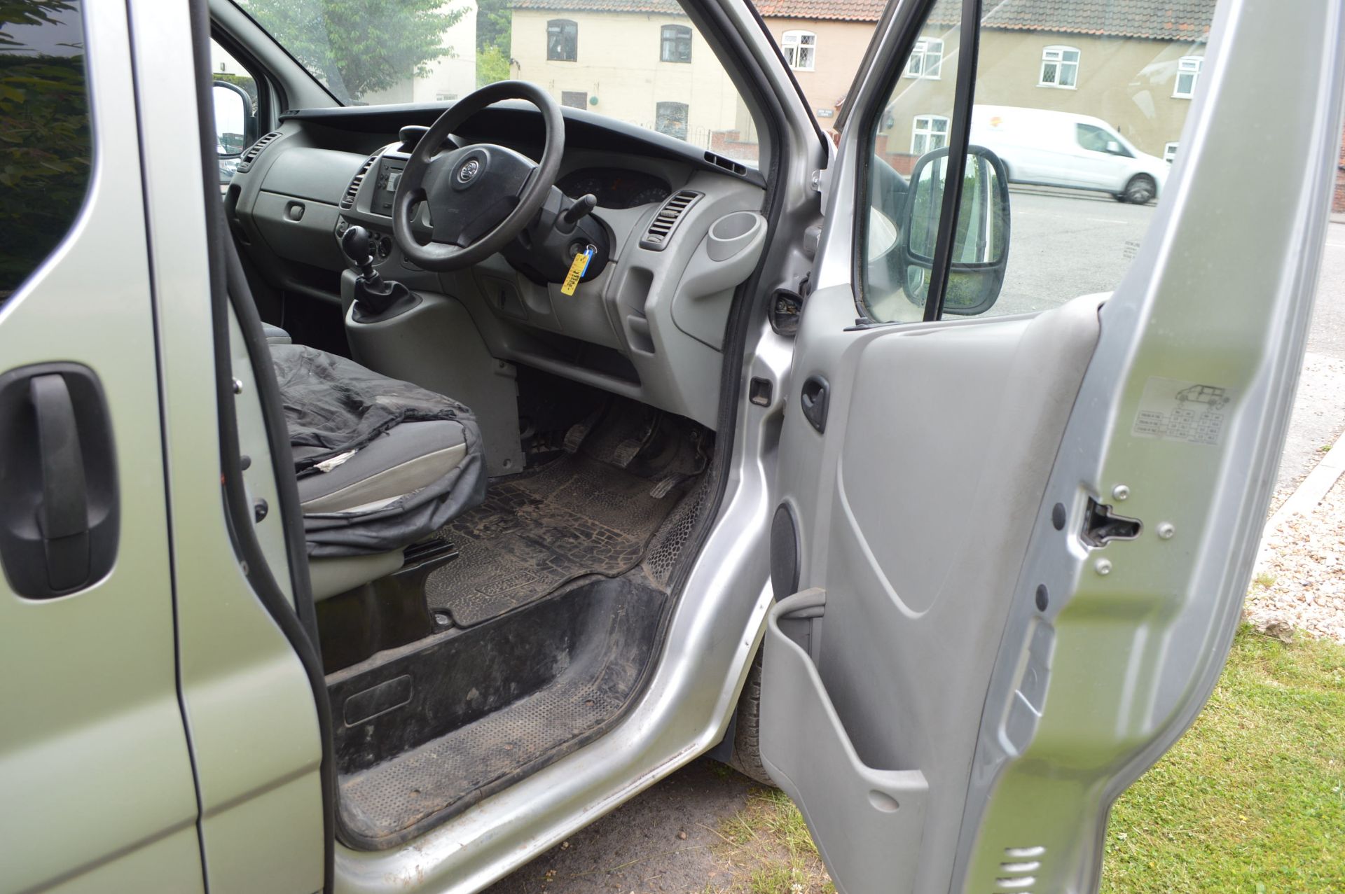 2007/56 REG VAUXHALL VIVARO 2900 DOUBLE CAB SWB 6 SEATER VAN - Image 11 of 14