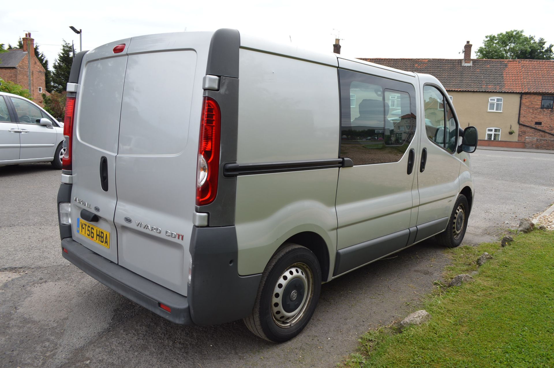 2007/56 REG VAUXHALL VIVARO 2900 DOUBLE CAB SWB 6 SEATER VAN - Image 6 of 14