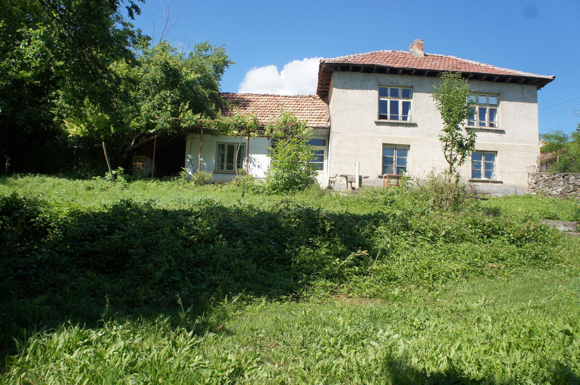 Huge freehold home and land in Bulgaria - near to Alexander Stambolisky dam and Waterfalls! - Image 4 of 74