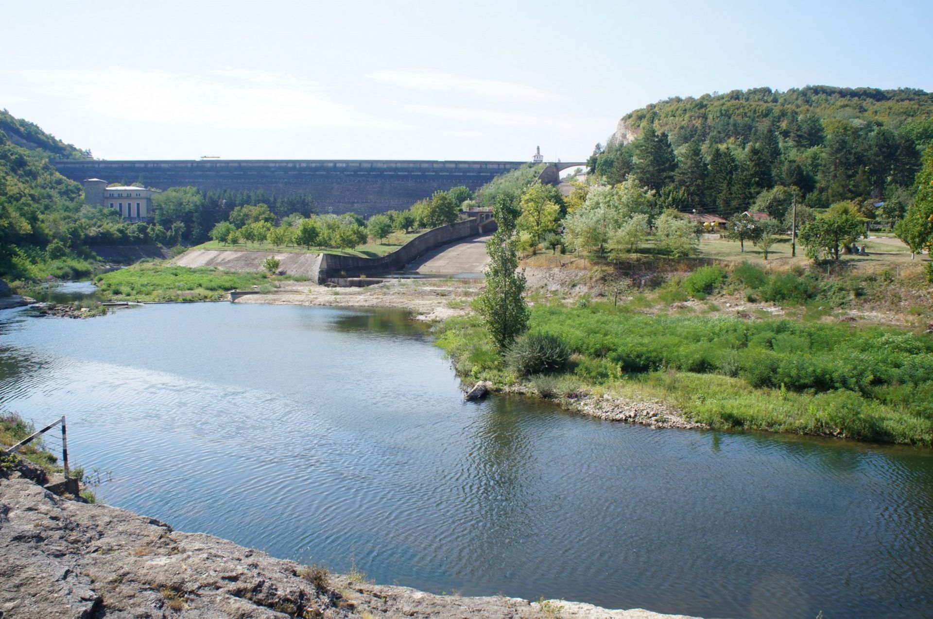 Huge freehold home and land in Bulgaria - near to Alexander Stambolisky dam and Waterfalls! - Image 59 of 74