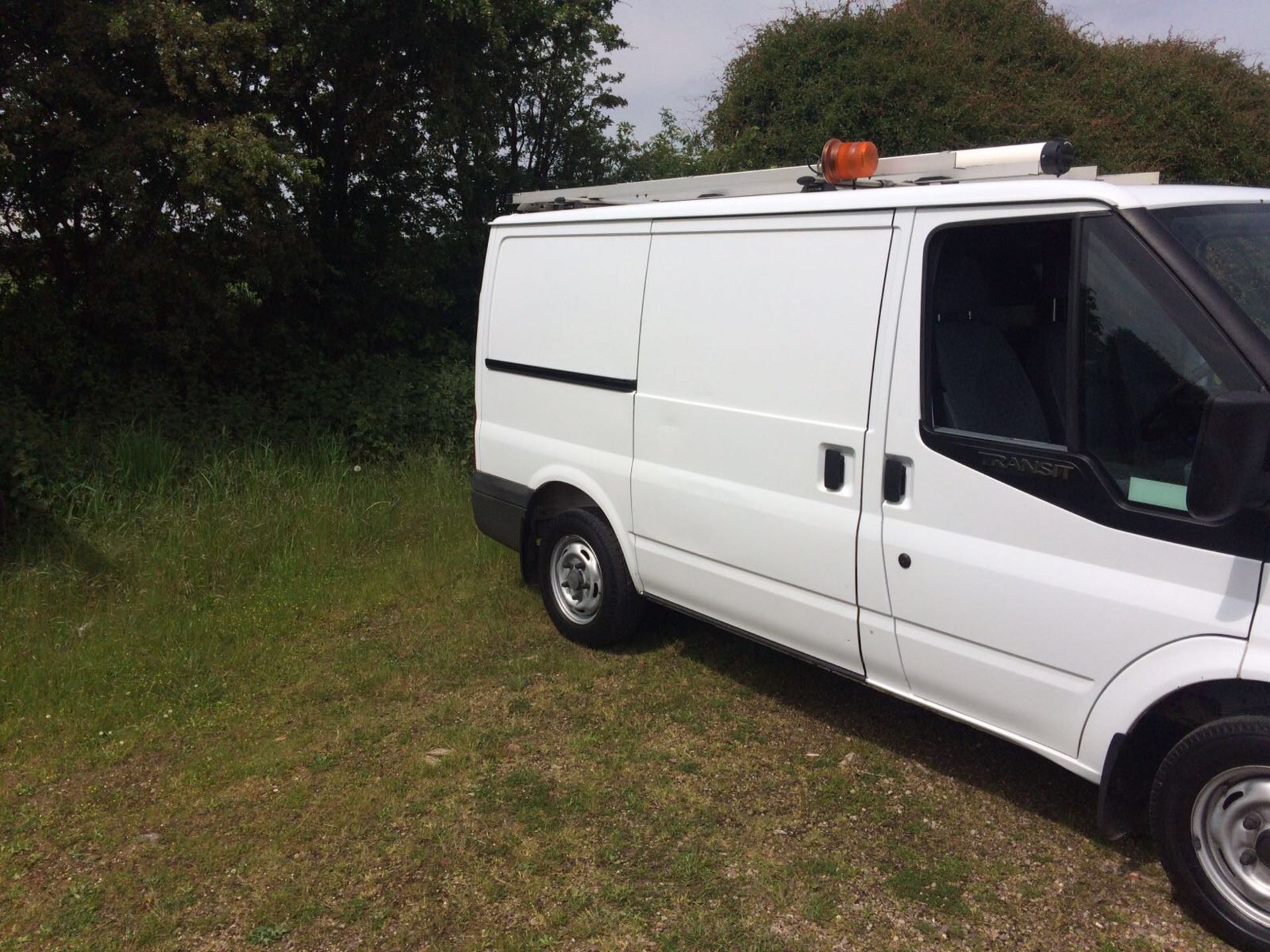 2010/10 REG FORD TRANSIT 85 T300S FWD, SHOWING 1 OWNER *PLUS VAT* - Image 3 of 22