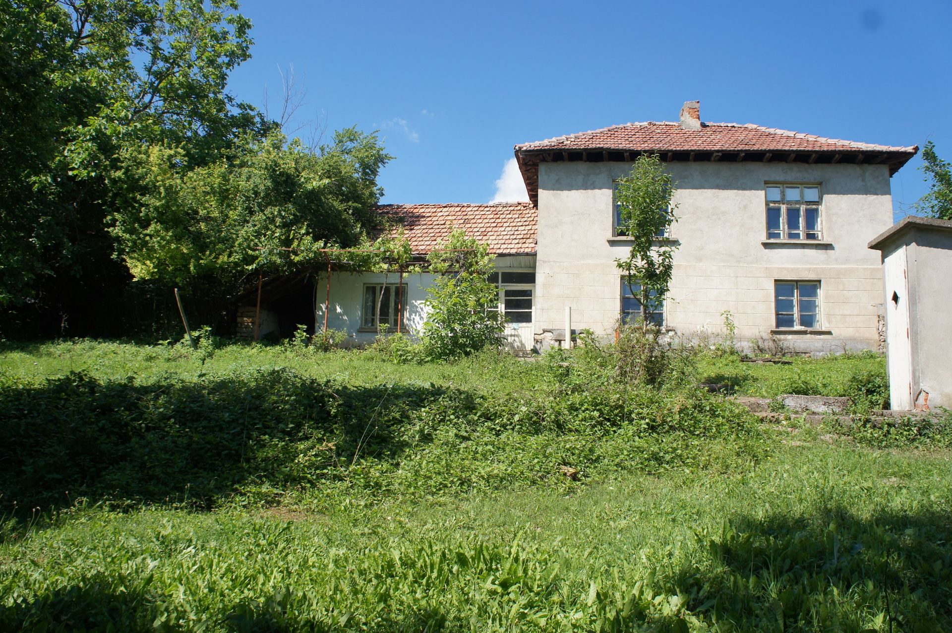 Huge freehold home and land in Bulgaria - near to Alexander Stambolisky dam and Waterfalls! - Image 6 of 74