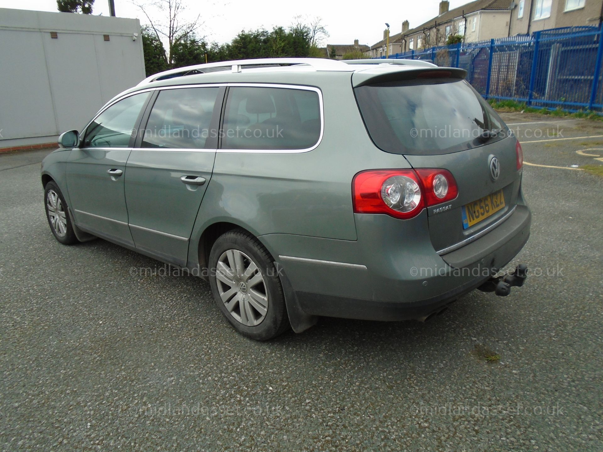 PG - 2006/56 REG VOLKSWAGEN PASSAT SEL TDI ESTATE   DATE OF REGISTRATION: 12th DECEMBER 2006 MOT: - Image 7 of 11