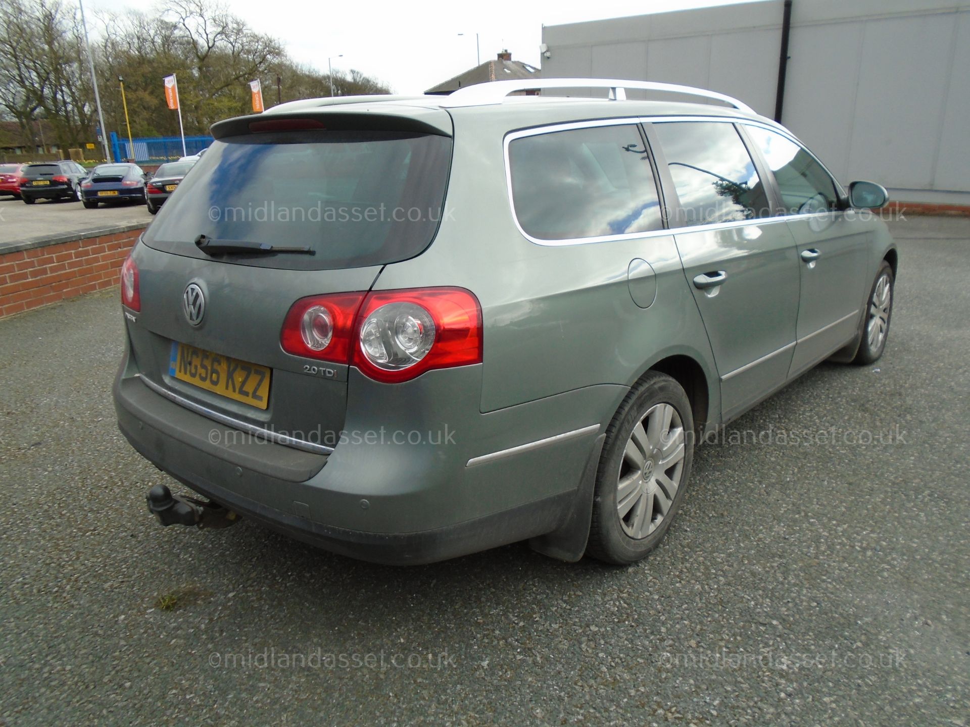 PG - 2006/56 REG VOLKSWAGEN PASSAT SEL TDI ESTATE   DATE OF REGISTRATION: 12th DECEMBER 2006 MOT: - Image 5 of 11