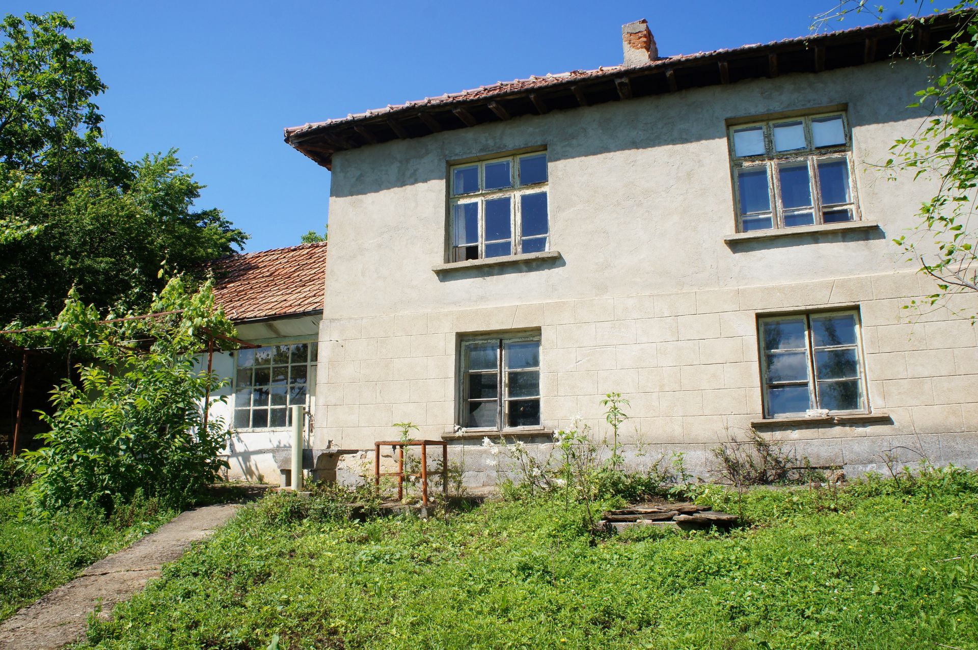 Huge freehold home and land in Bulgaria - near to Alexander Stambolisky dam and Waterfalls! - Image 8 of 74