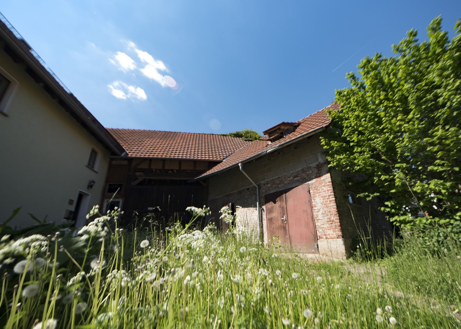 LARGE HOUSE AND SECLUDED GARDEN IN VOLKERODE, GERMANY GERMAN PROPERTY FOR SALE - Image 3 of 33