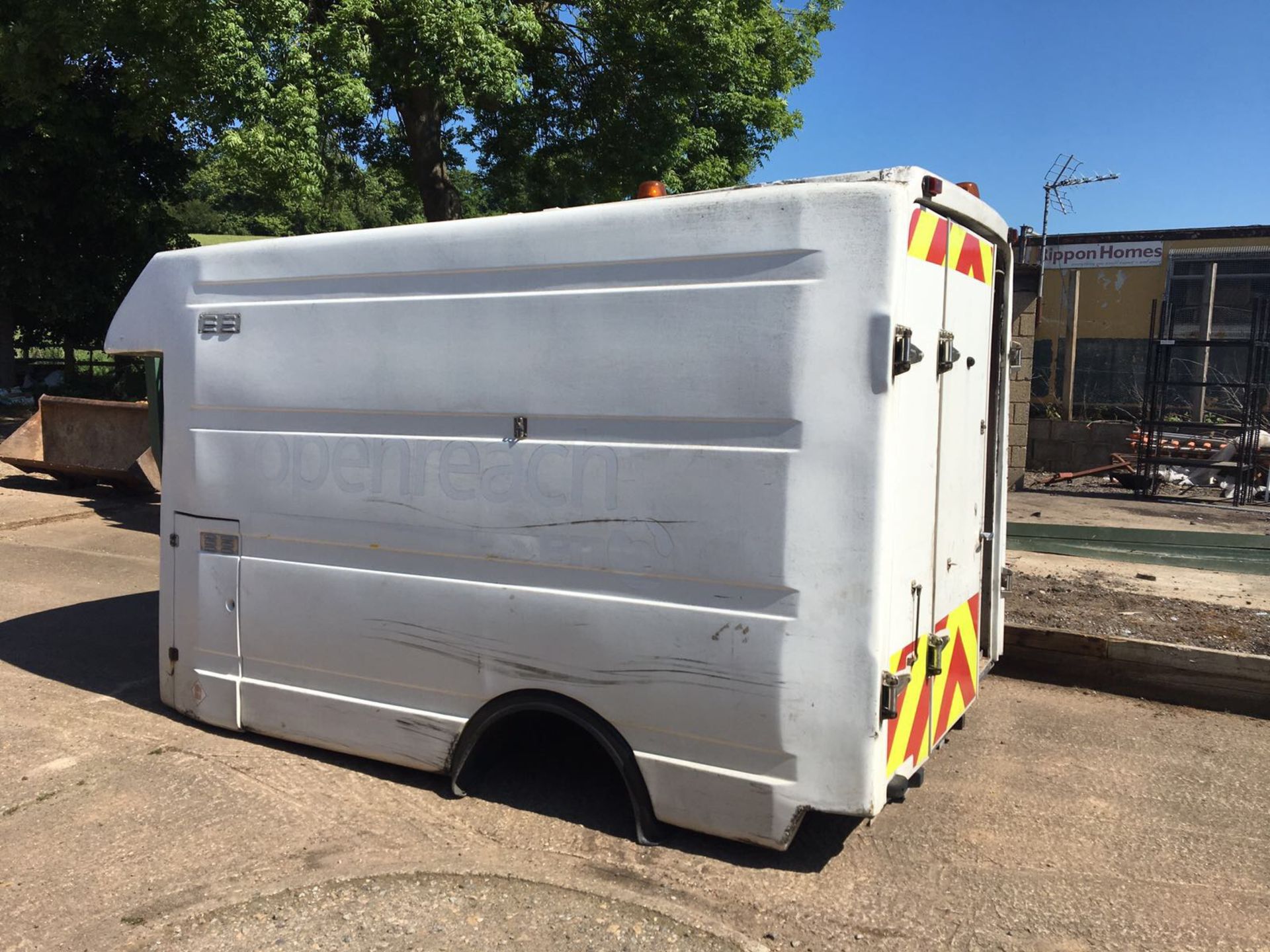 FORD TRANSIT REAR BODY SHELL (SEE PICS) - EX BT! NO RESERVE