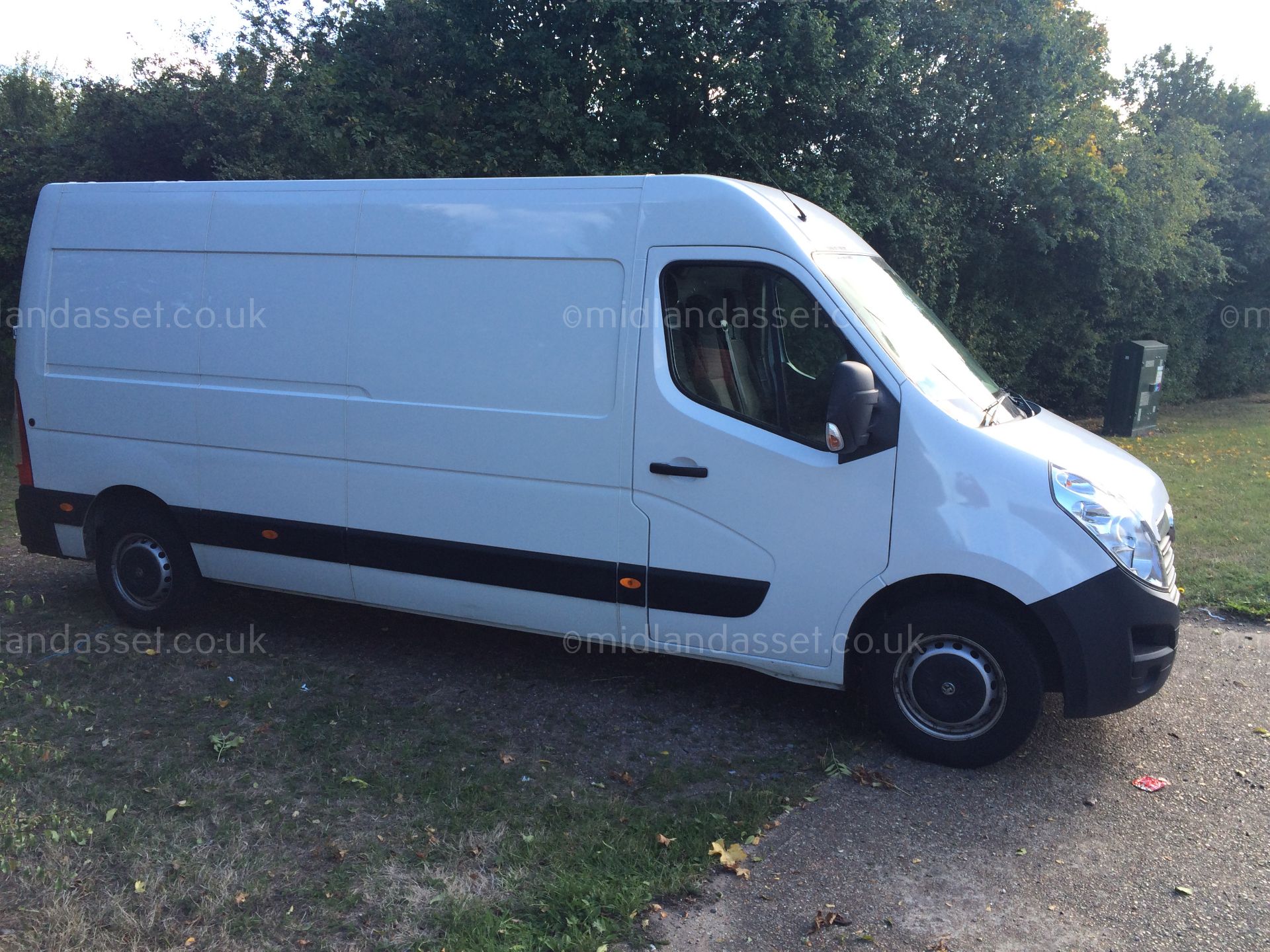 P - 2014/14 REG VAUXHALL MOVANO F3500 L3H2 CDTI 125 PANEL VAN ONE OWNER   DATE OF REGISTRATION: 17th - Image 2 of 5