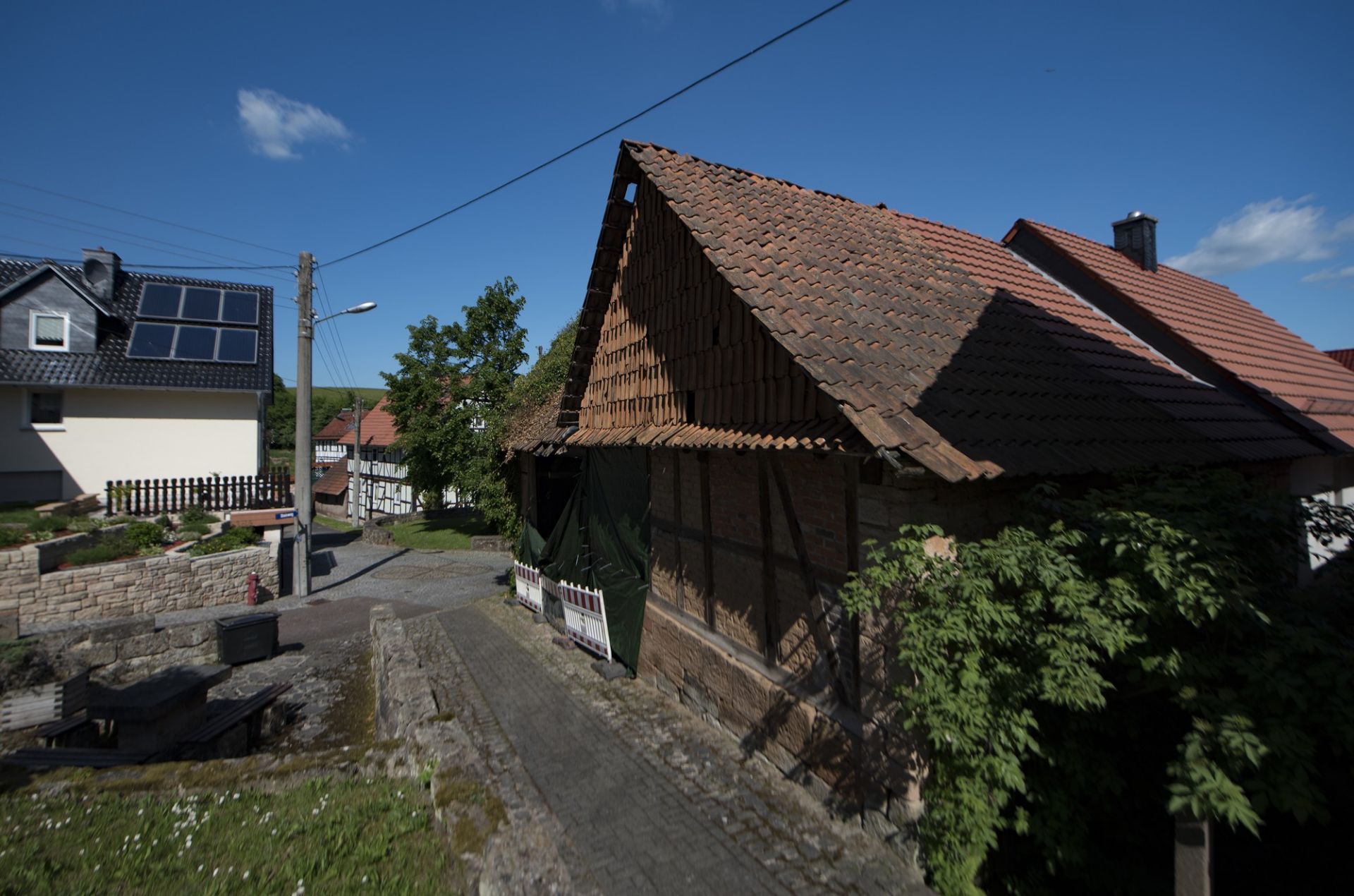 LARGE HOUSE AND SECLUDED GARDEN IN VOLKERODE, GERMANY GERMAN PROPERTY FOR SALE - Image 23 of 33